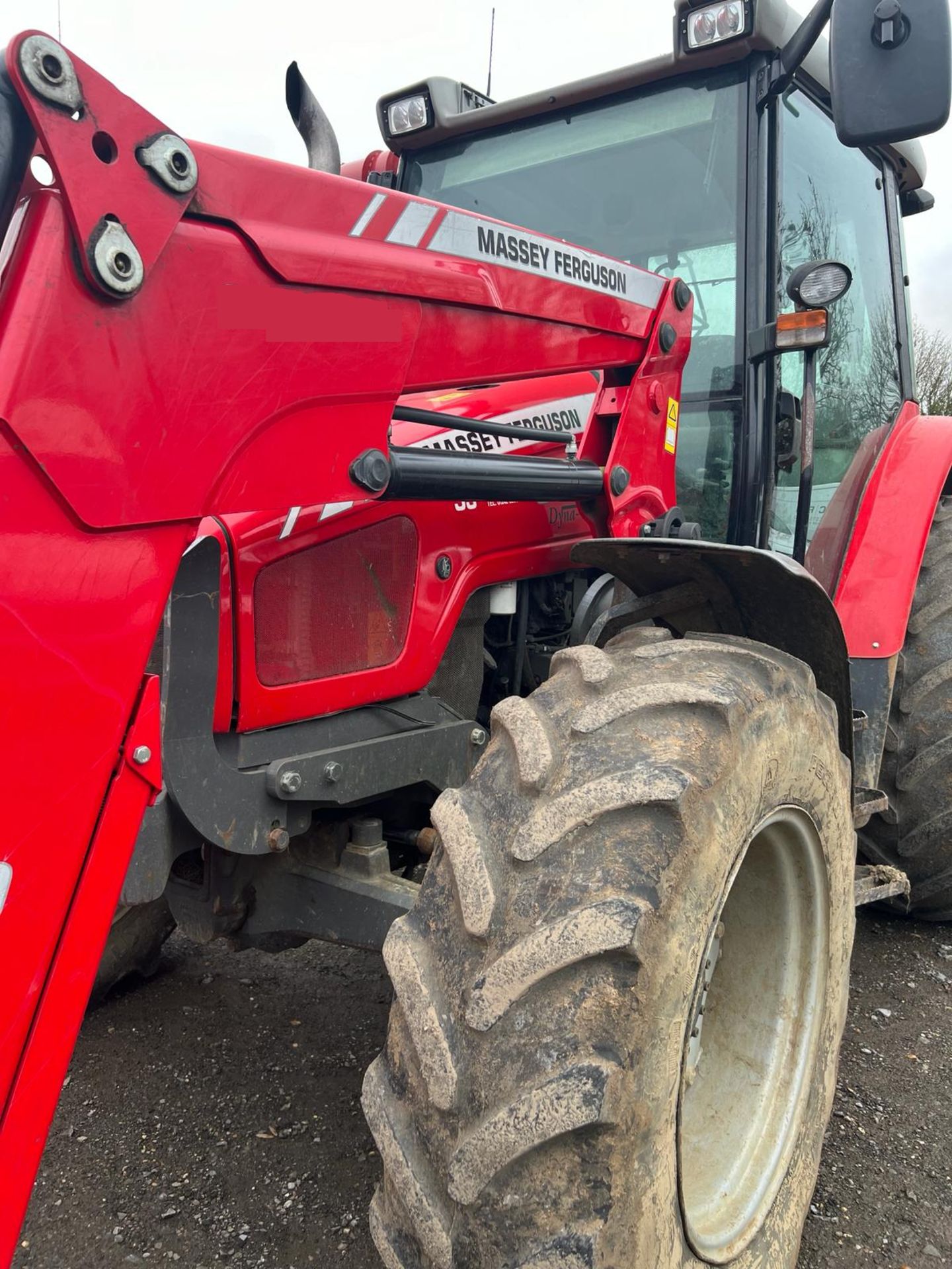 2010 MASSEY FERGUSON 5455 - LOADER TRACTOR - 7700 HOURS