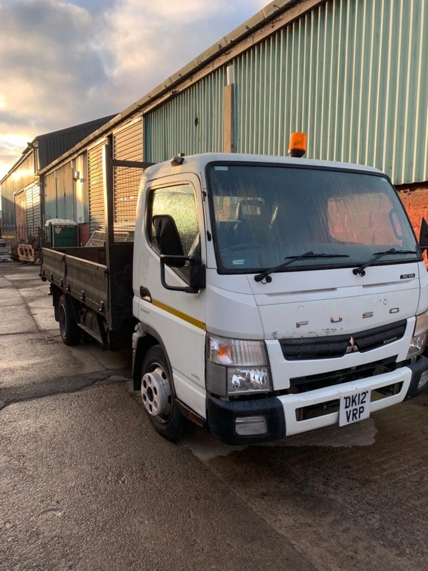 MITSUBISHI FUSO CANTER 7C18 34 AUTO - 7.5 TONNE - 3.0 DIESEL - INSULATED BED