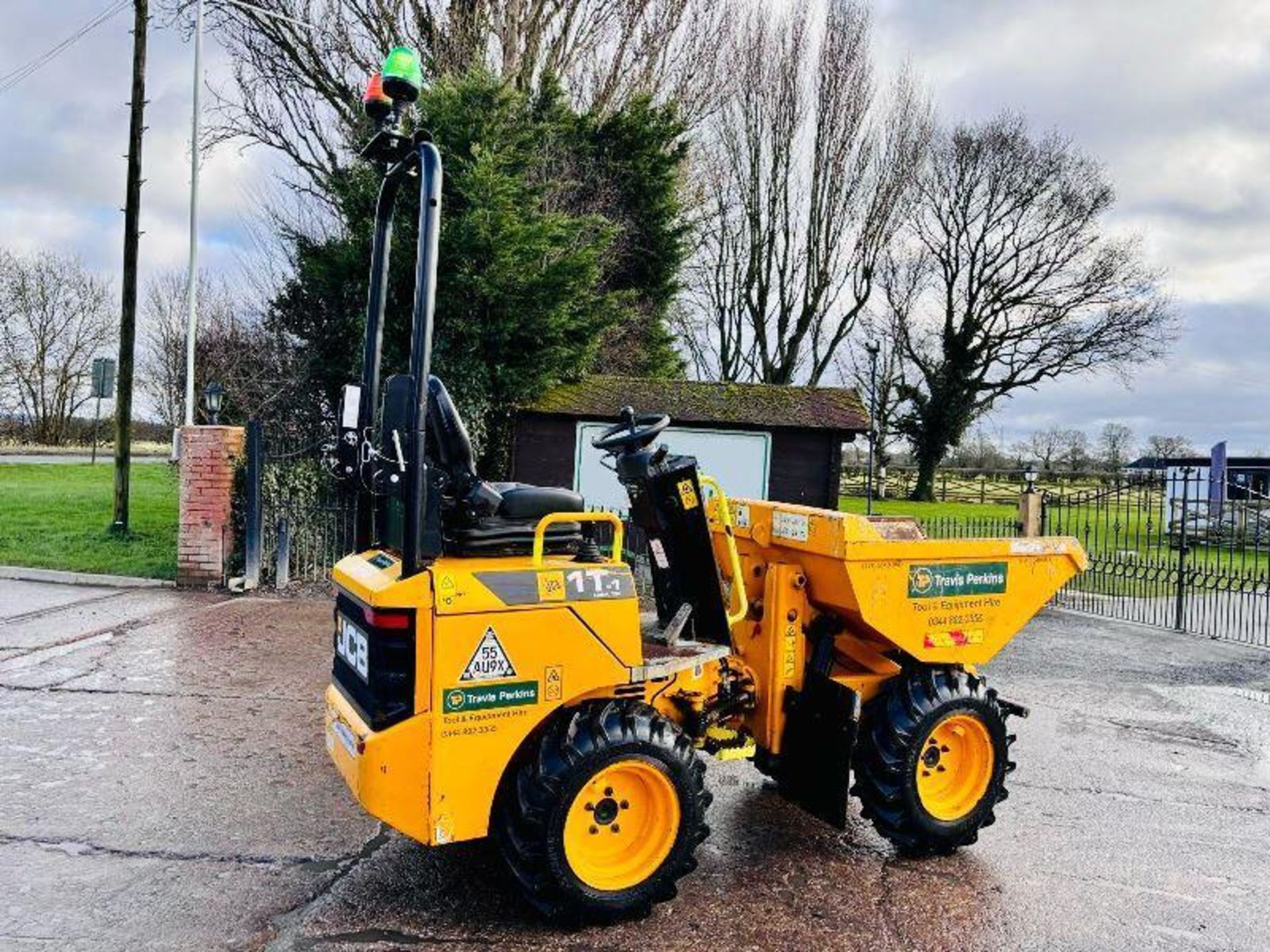 JCB 1T-T HIGH TIP 4WD DUMPER * YEAR 2018, ONLY 762 HOURS* - Image 3 of 17