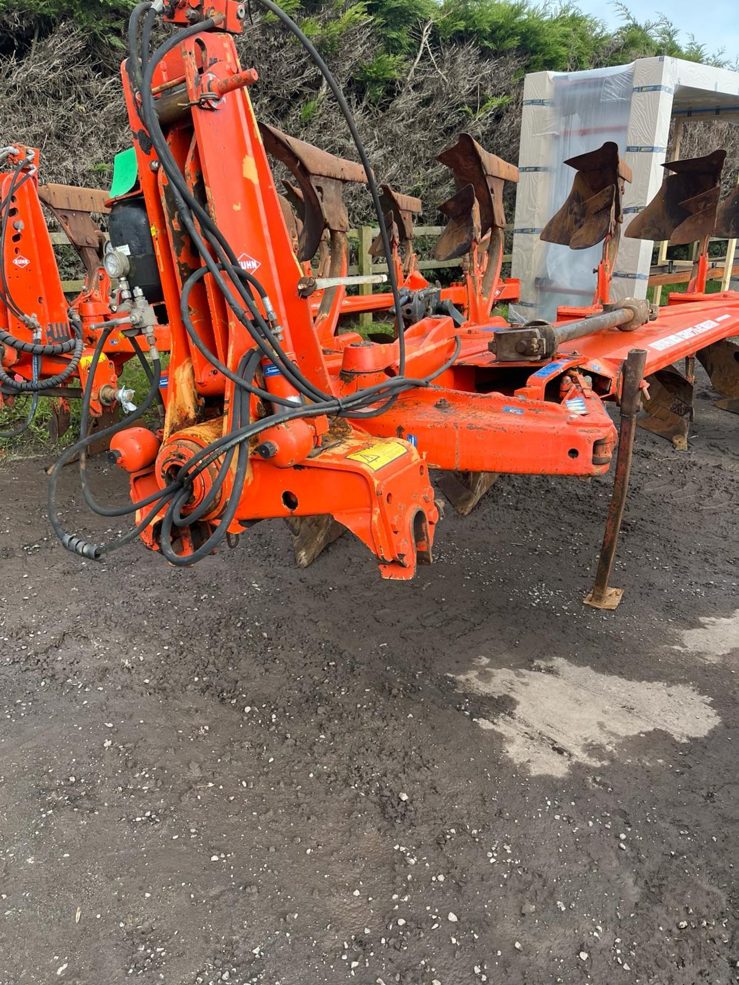 KUHN MULTIMASTER 180 6 FARROW PLOUGH - Image 4 of 6