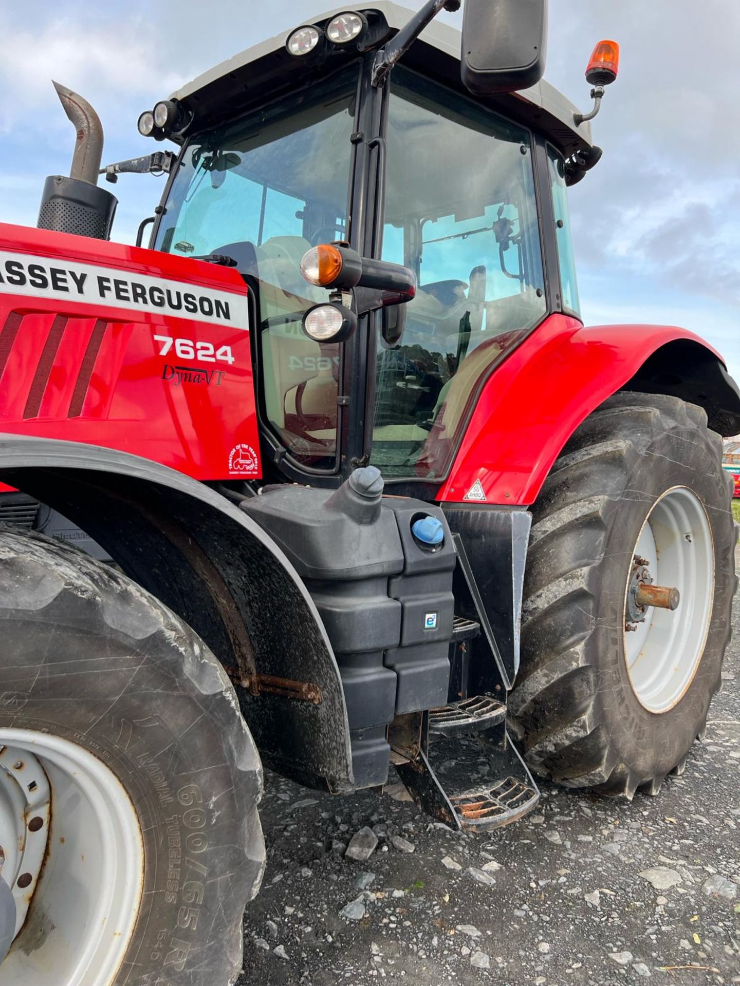 2013 MASSEY FERGUSON 7624 DYNA VT TRACTOR - Bild 8 aus 15