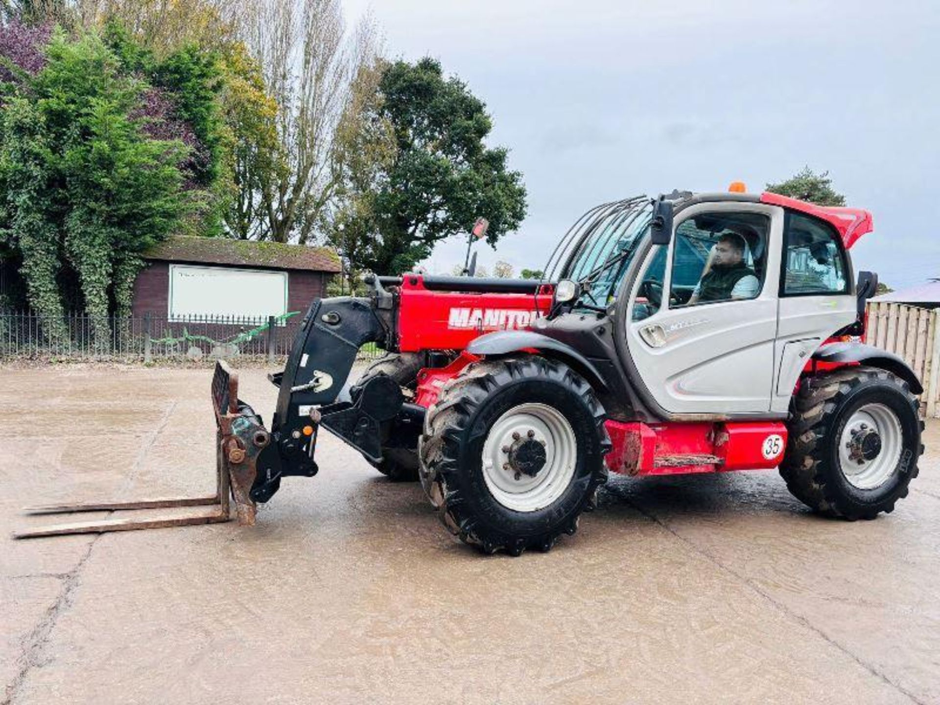 MANITOU MT1135 4WD TURBO TELEHANDLER *YEAR 2016* C/W PALLET TINES