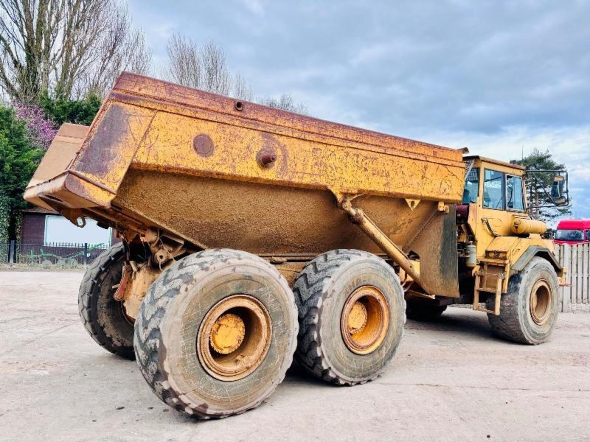 VOLVO A25C 6X6 ARTICULATED DUMP TRUCK - Image 15 of 18