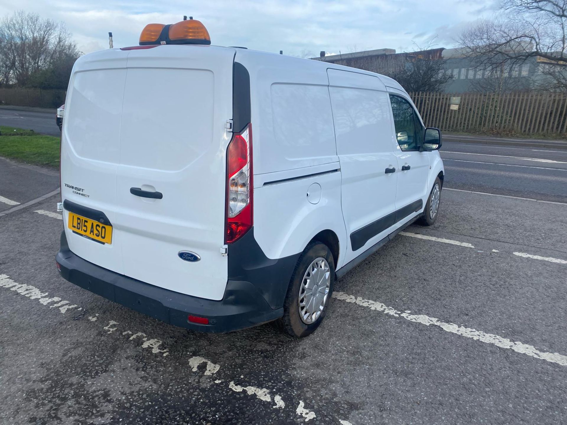 2015 15 FORD TRANSIT CONNECT LWB PANEL VAN - 95K MILES - AIR CON - TWIN SIDE DOORS - EX WATER BOARD - Image 3 of 14