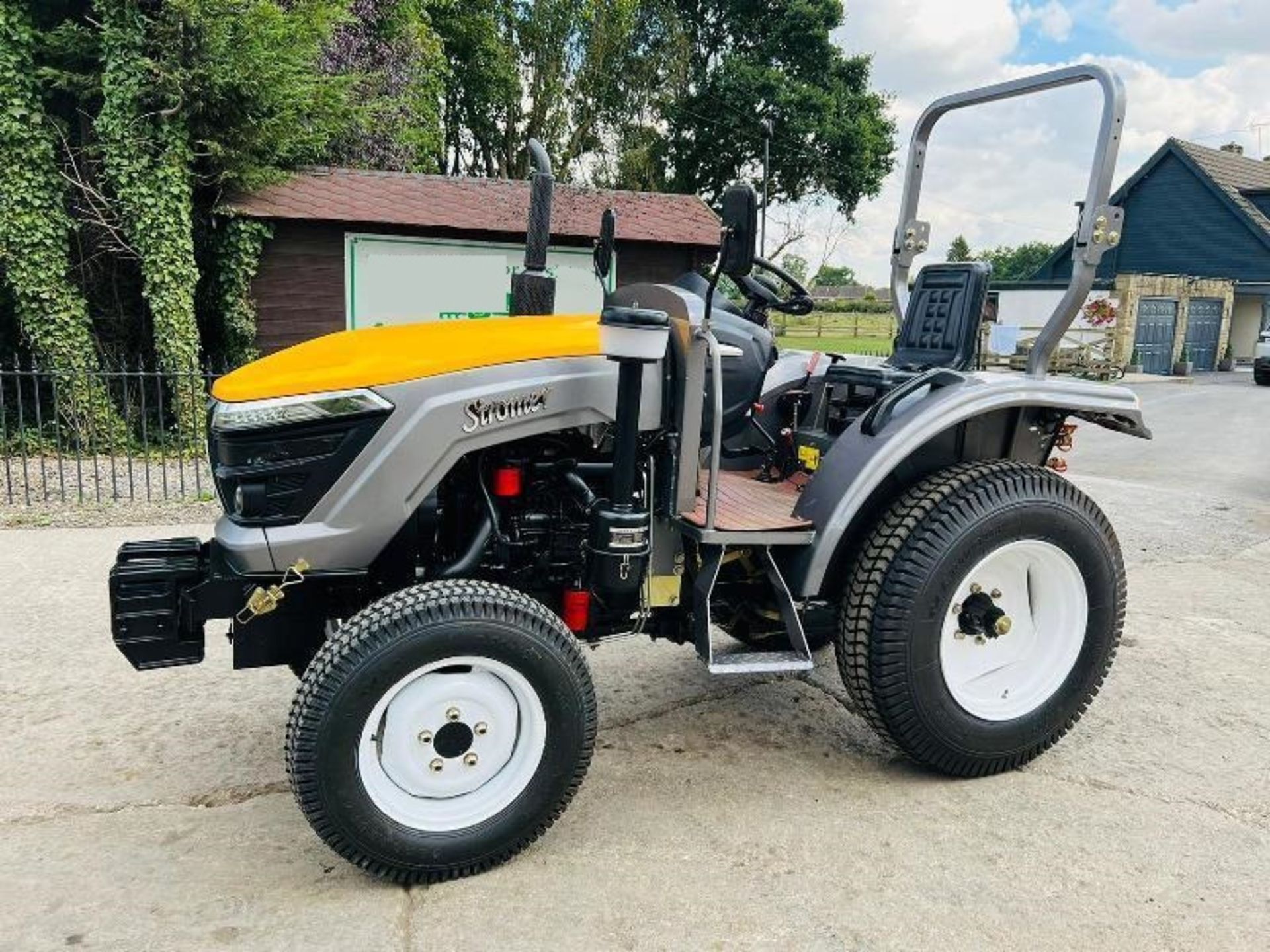 BRAND NEW SIROMER 254 4WD TRACTOR YEAR 2023 C/W TURF TYRES - Image 3 of 14