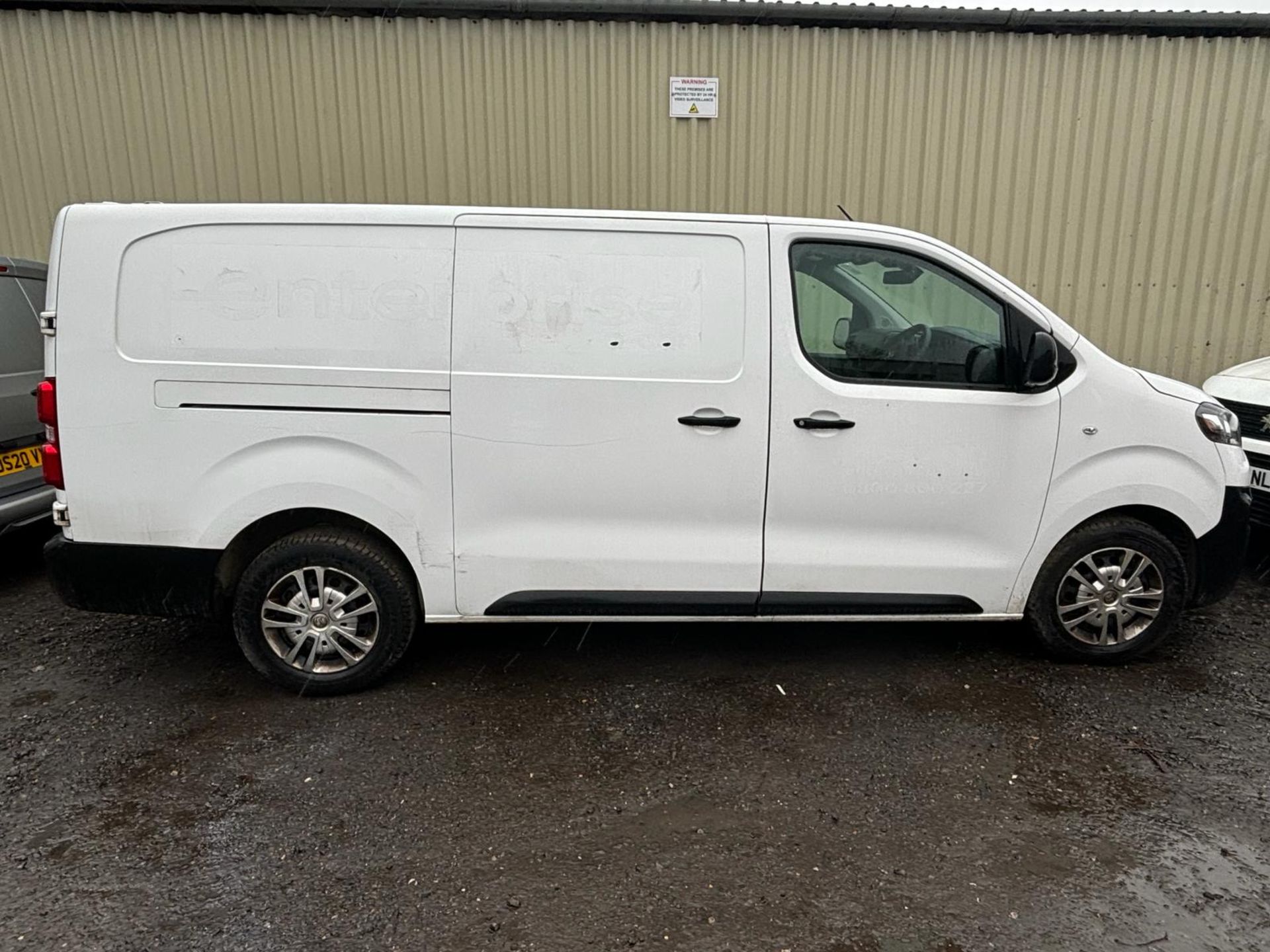 2020 70 VAUXHALL VIVARO LWB DYNAMIC PANEL VAN - 47K MILES - AIR CON - 6 SPEED - PLY LINED  - Image 11 of 12