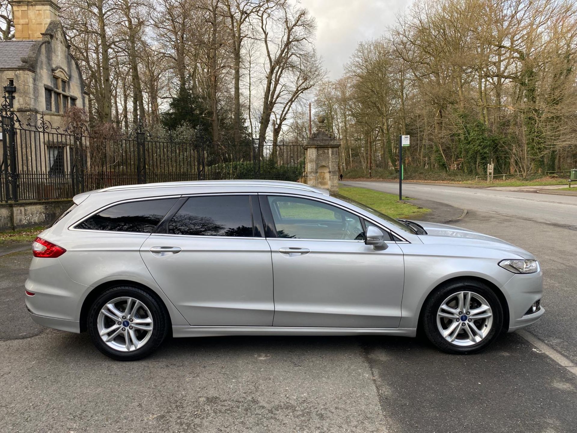 2015 FORD MONDEO TITANIUM ( X PACK ) ESTATE - 155K MILES - 2 KEYS - FSH & RECEIPTS FOR WORK PRESENT - Bild 19 aus 19