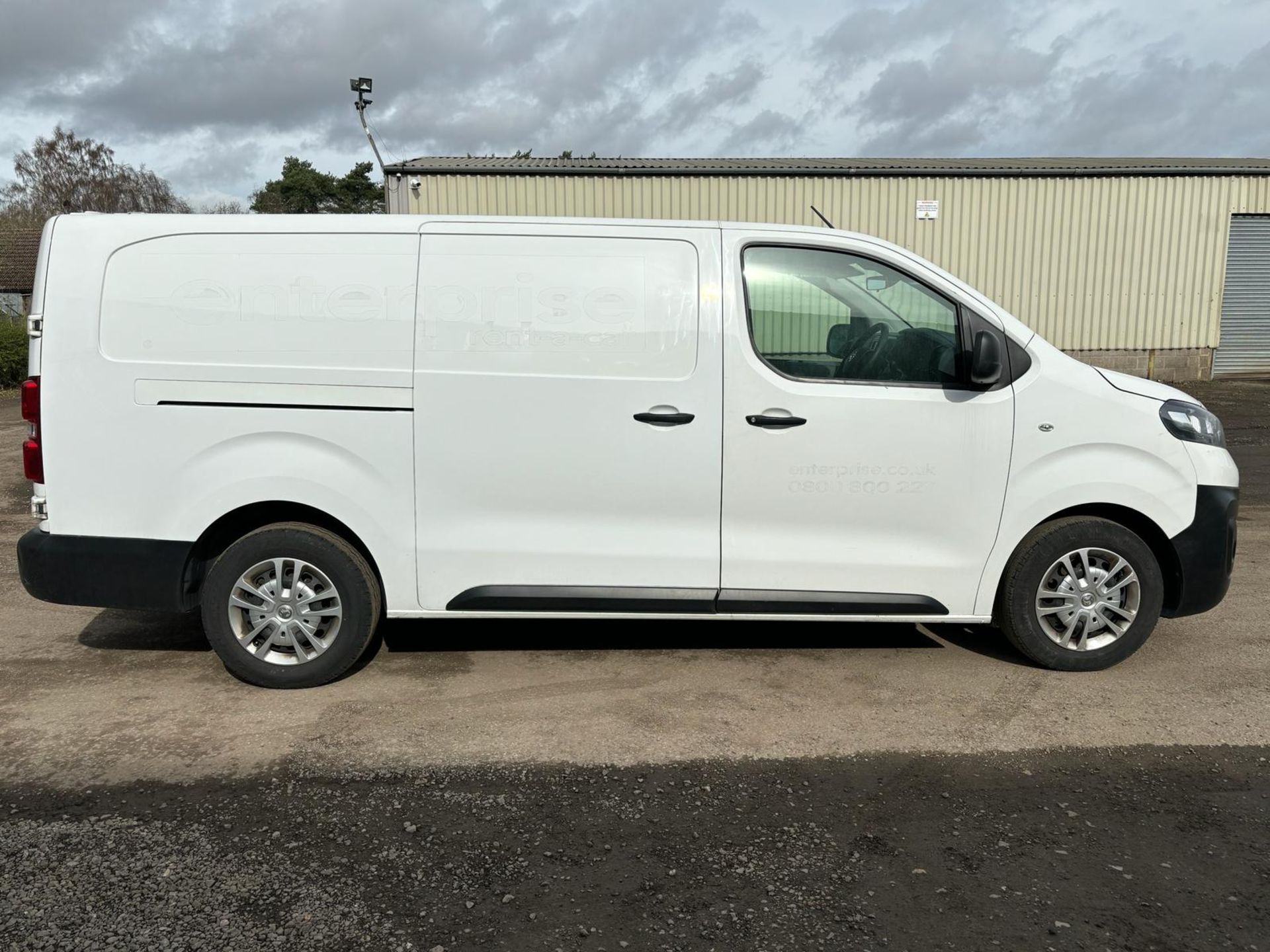 2020 70 VAUXHALL VIVARO DYNAMIC PABEL VAN - 70K MILES - AIR CON - EURO 6 - PLY LINED - Image 2 of 10