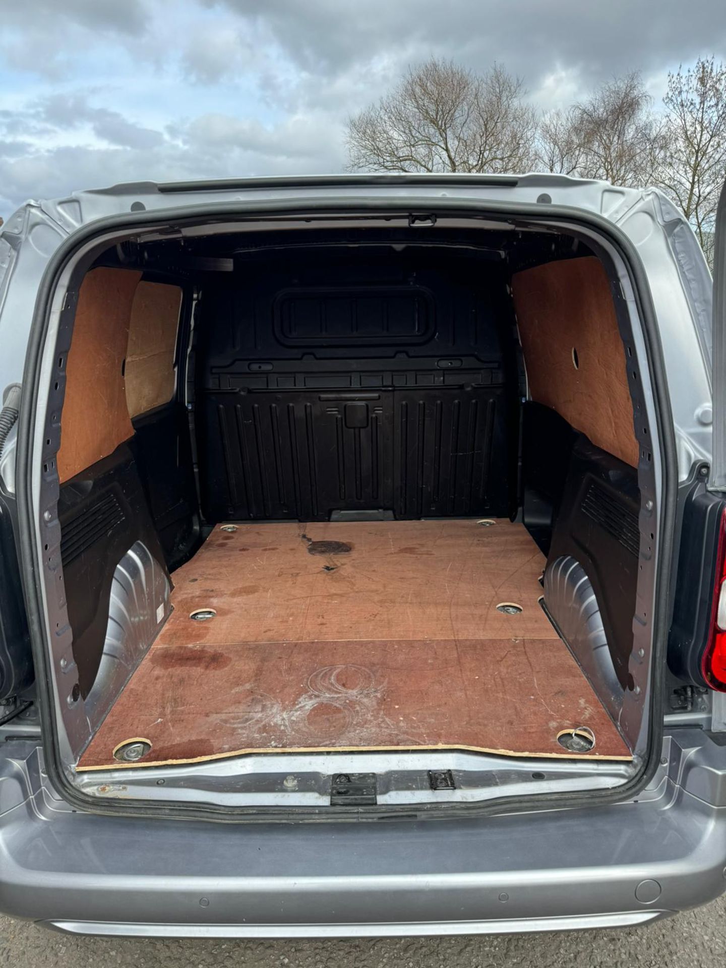 2020 20 VAUXHALL COMBO SPORTIVE PANEL VAN - 51K MILES - PLY LINED - AIR CON. - Image 10 of 11