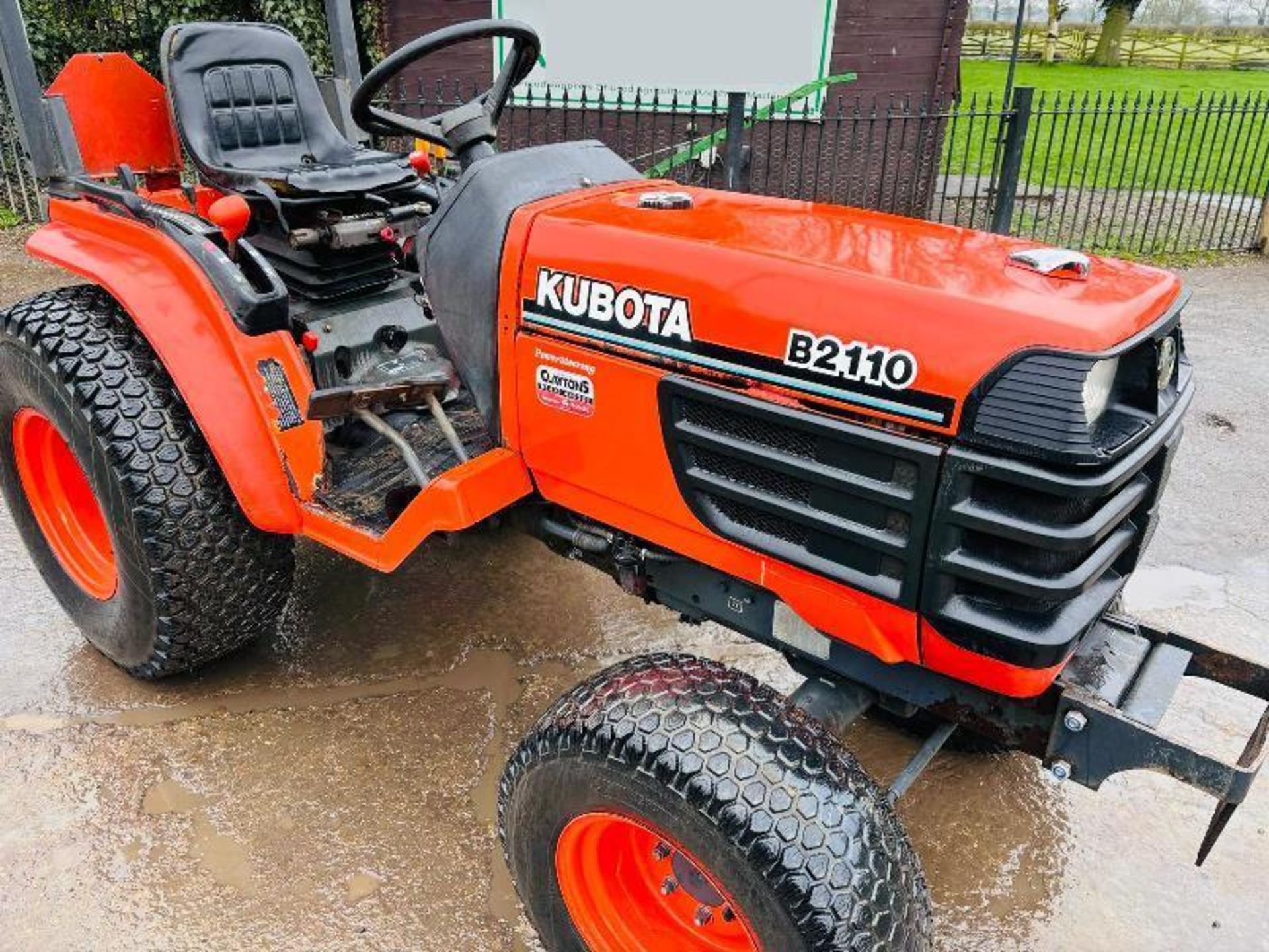 KUBOTA B2110 4WD TRACTOR C/W ROLE BAR - Image 15 of 15