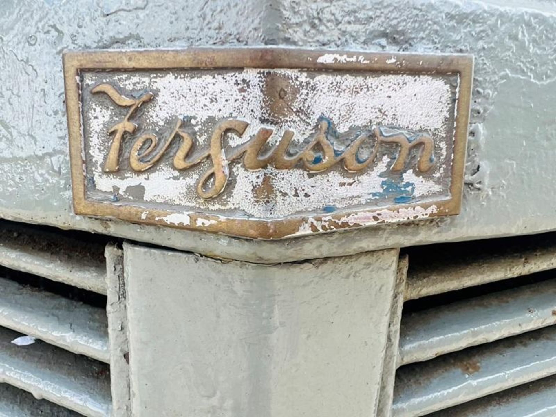 GREY FERGUSON 2WD TRACTOR C/W REAR BACK BOX - Bild 3 aus 8