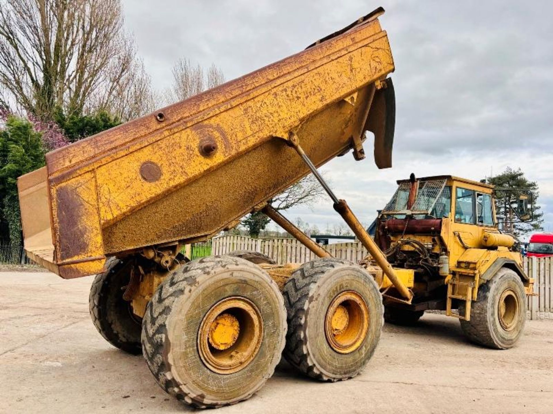 VOLVO A25C 6X6 ARTICULATED DUMP TRUCK - Bild 13 aus 18