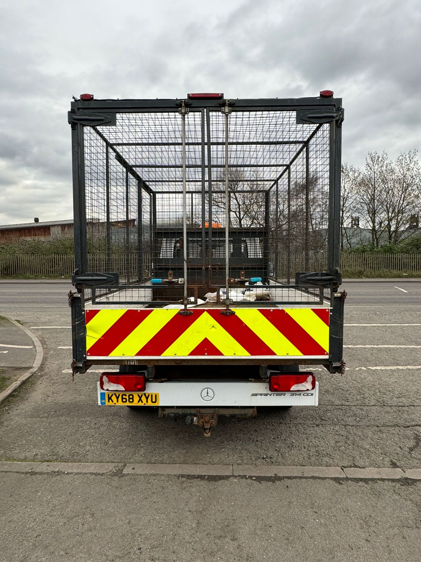 2018 68 MERCEDES SPRINTER CAGED TIPPER - 63K MILES - EURO 6 - 1 KEY - Image 11 of 13