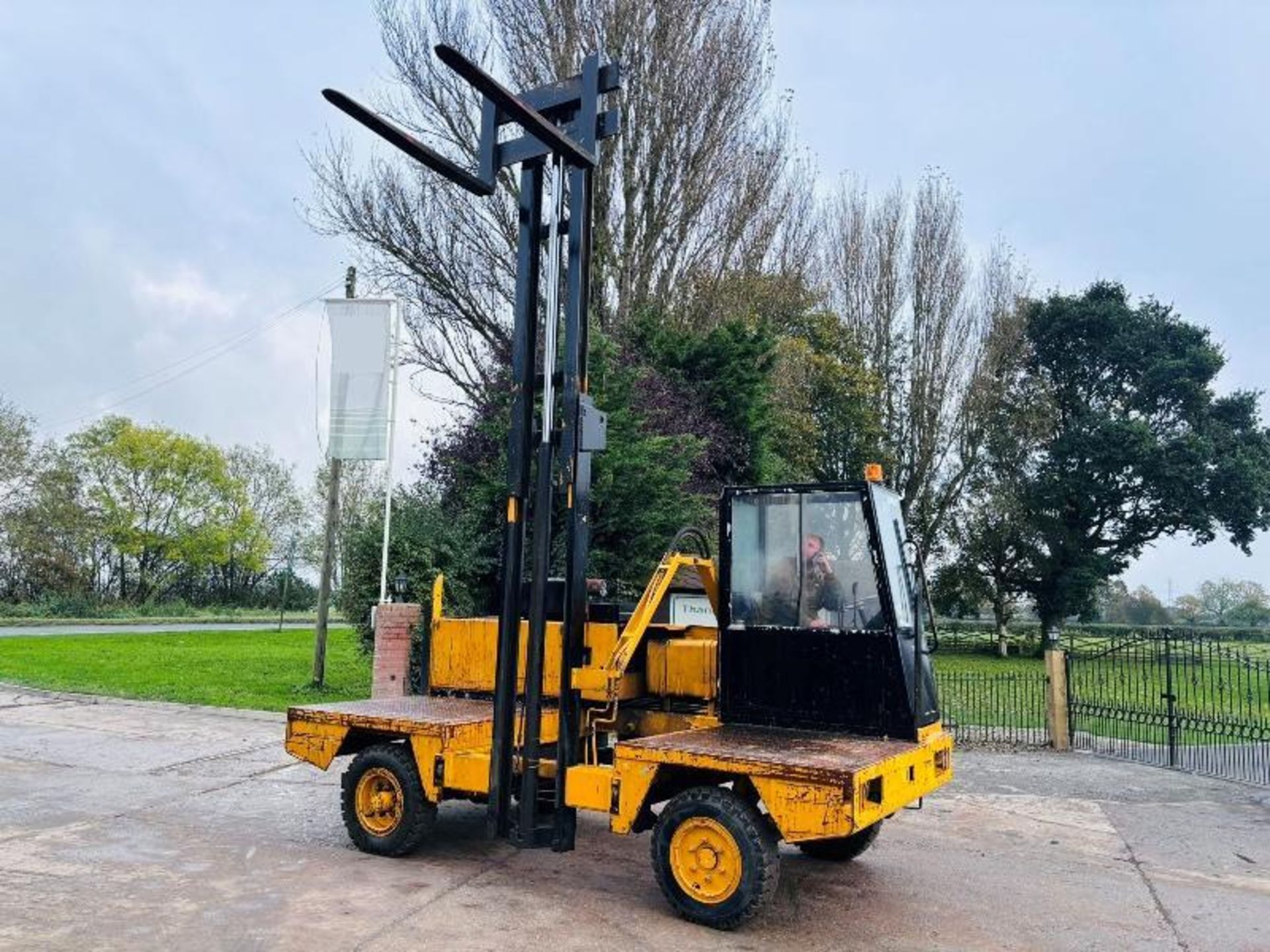 LANCER BOSS 437/MKVA-1 SIDE LOAD DIESEL FORKLIFT C/W PERKINS ENGINE - Image 12 of 13