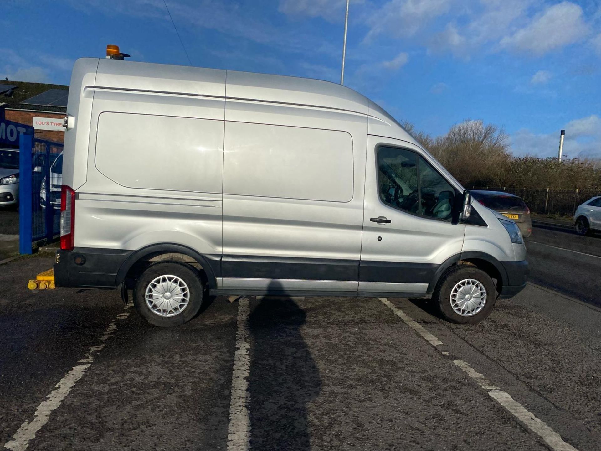 2014 64 FORD TRANSIT COMPRESSOR VAN - 168K MILES - PTO DRIVEN COMPRESSOR /GENERATOR - Image 3 of 10