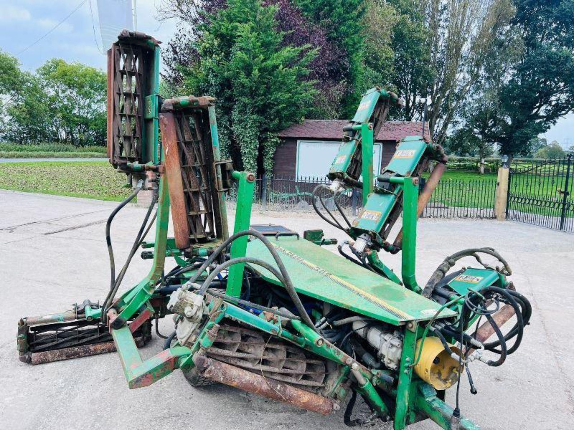 JOHN DEERE 365 9 GANG REEL MOWER - Image 14 of 14