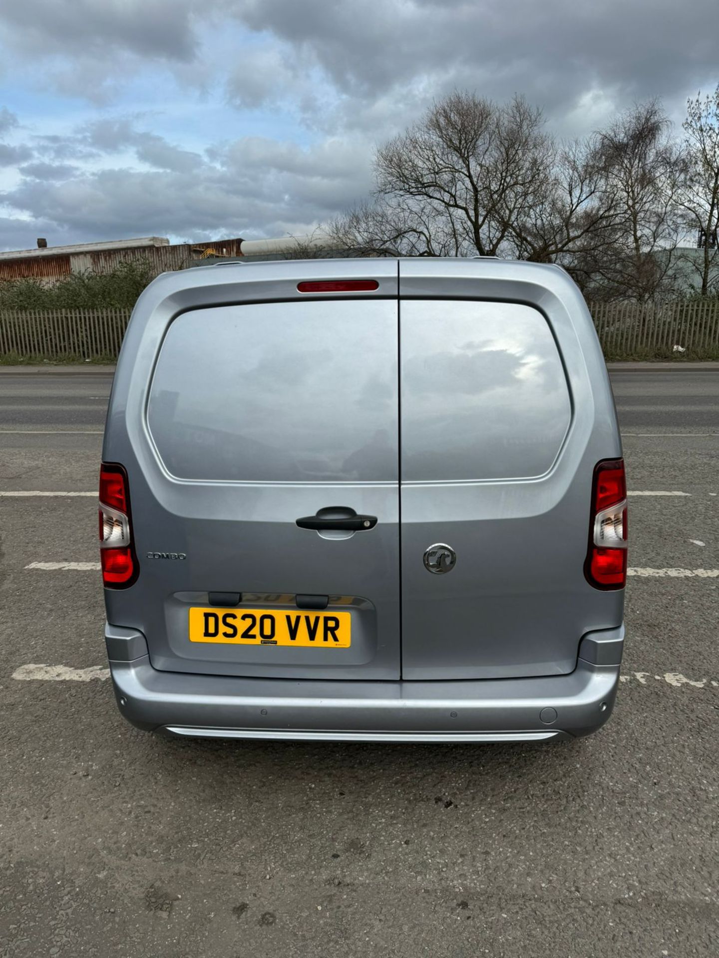 2020 20 VAUXHALL COMBO SPORTIVE PANEL VAN - 51K MILES - PLY LINED - AIR CON. - Image 2 of 11