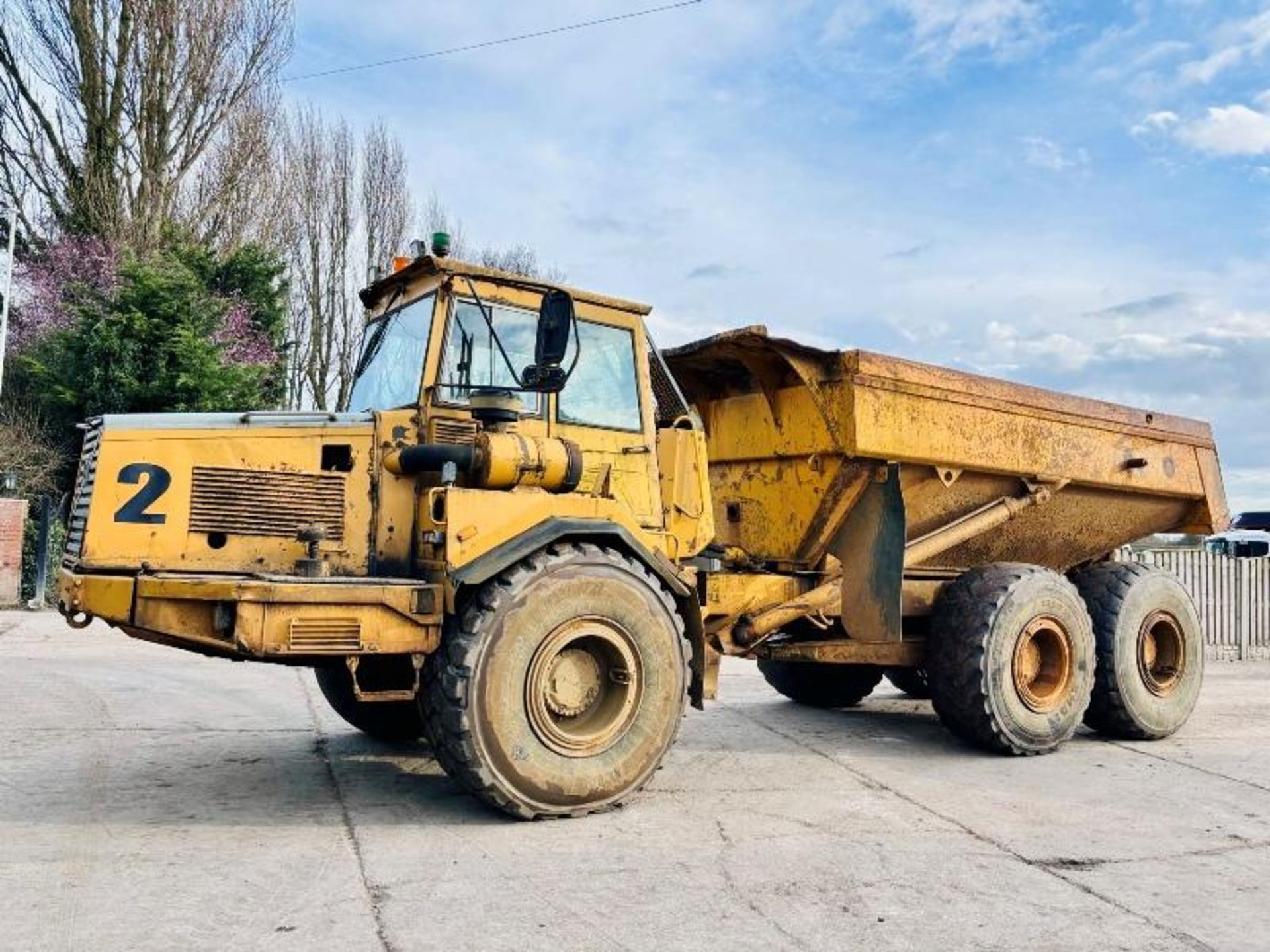 VOLVO A25C 6X6 ARTICULATED DUMP TRUCK