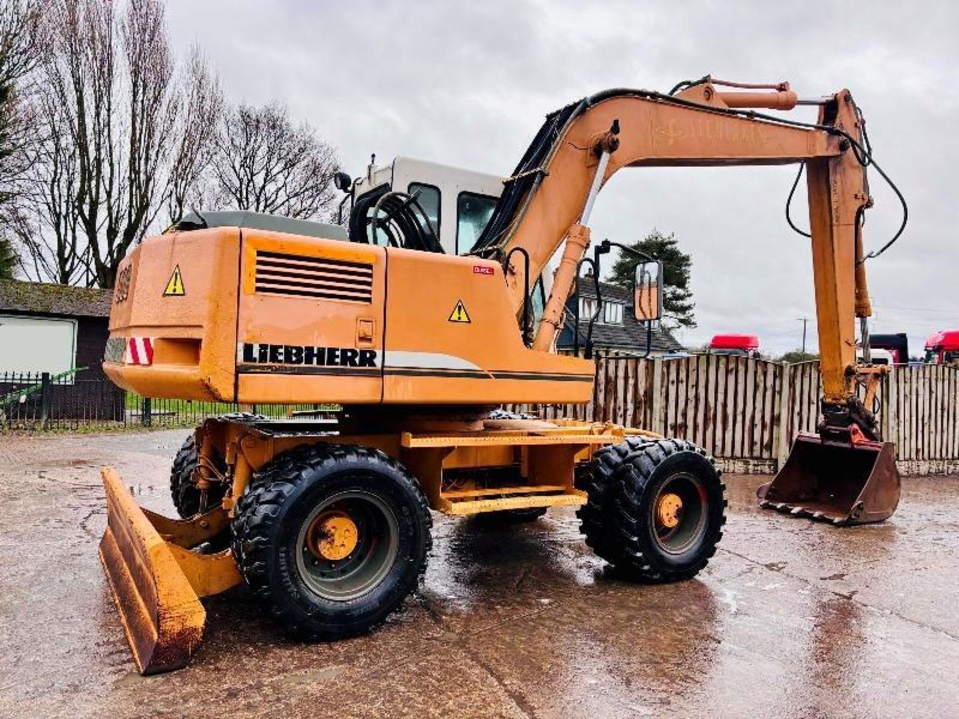 LIEBHERR 900 4WD WHEELED EXCAVATOR C/W QUICK HITCH & BUCKET - Bild 18 aus 18