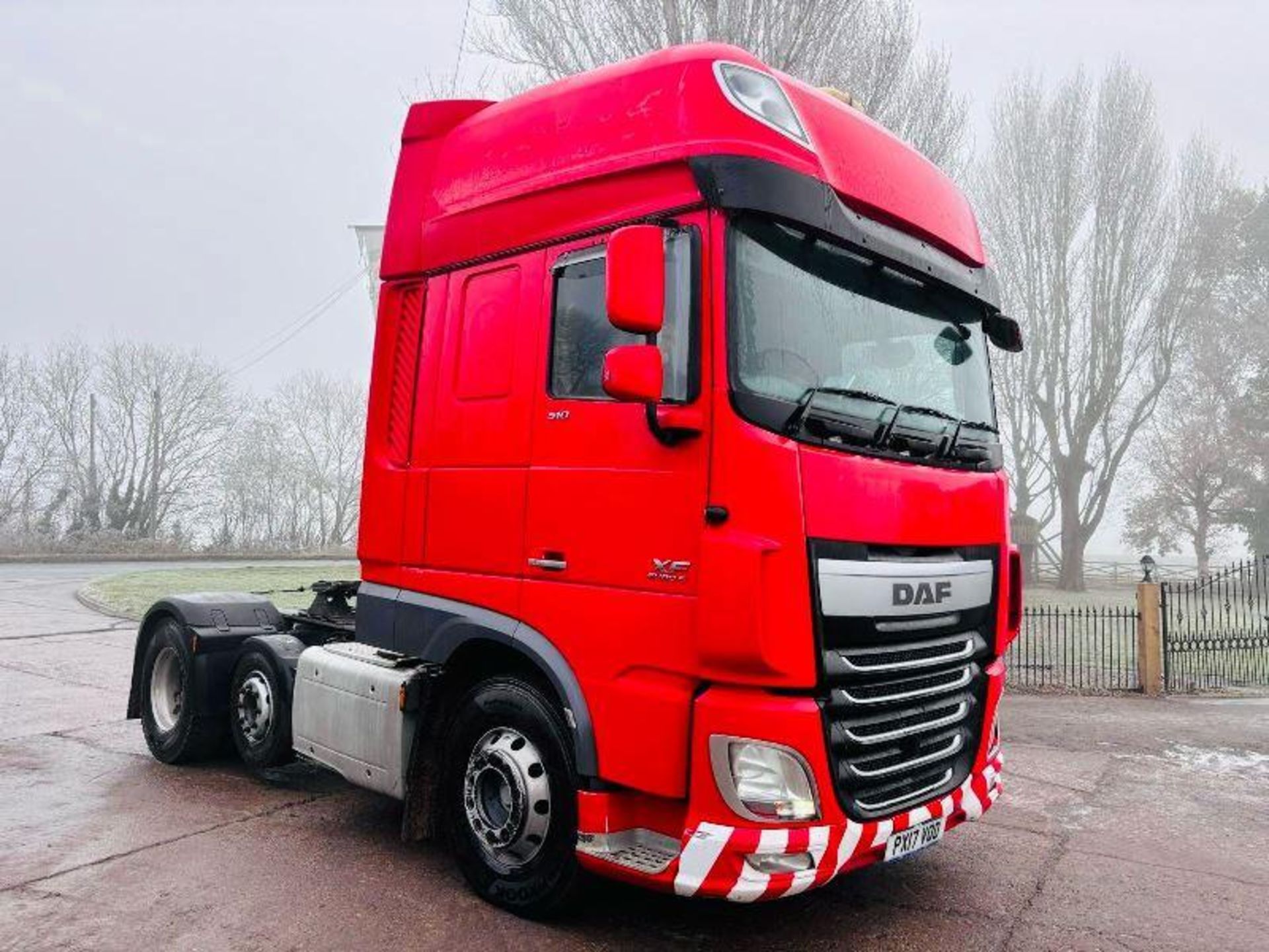 DAF XF510 6X2 TRACTOR UNIT *YEAR 2017* C/W MANUAL GEAR BOX & TIPPING GEAR - READING 477802 KMS - Bild 5 aus 8