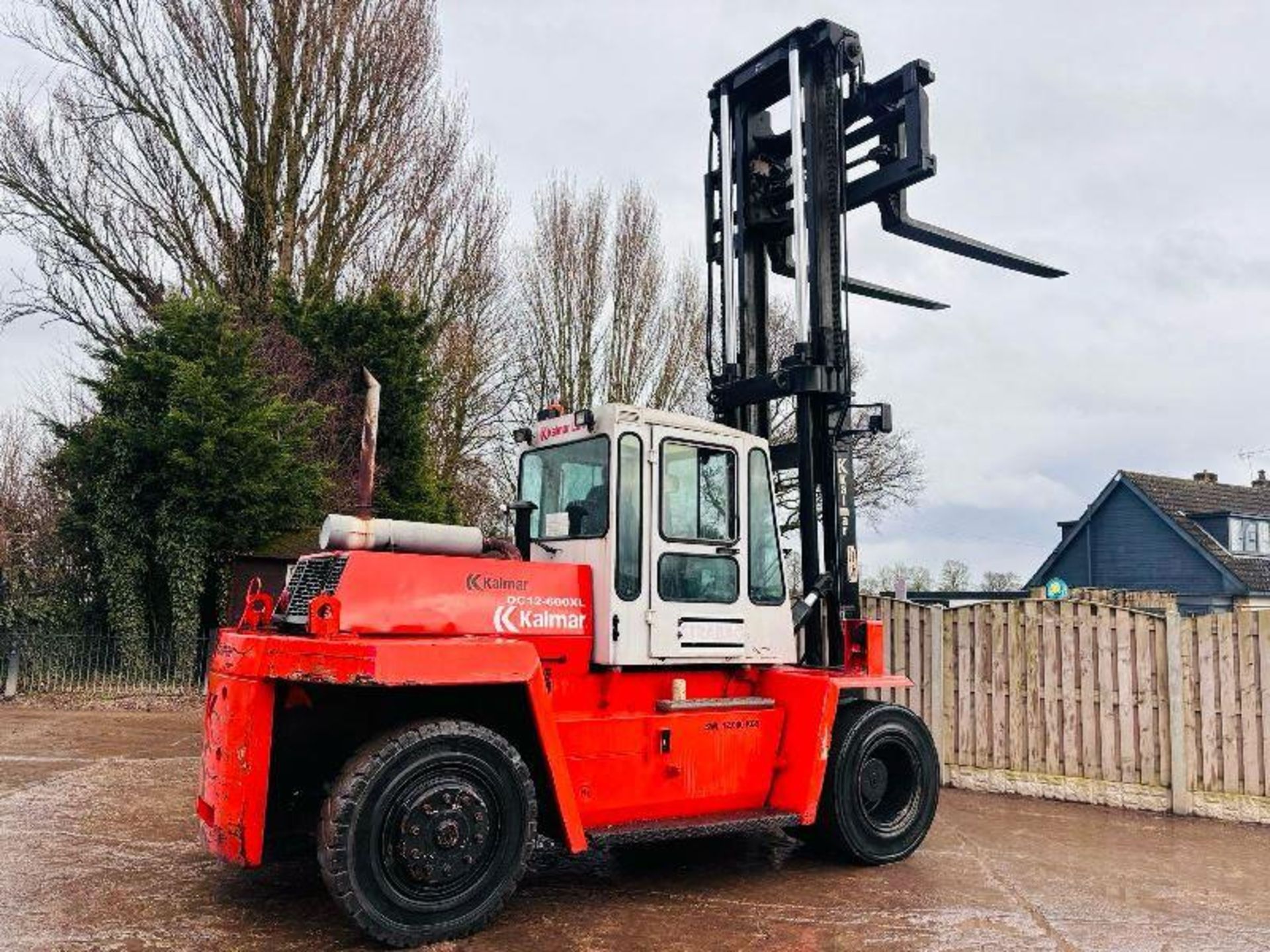 KALMAR DC12-600XL 12 TON FORKLIFT C/W TINE POSITIONER & SIDE SHIFT - Image 11 of 15