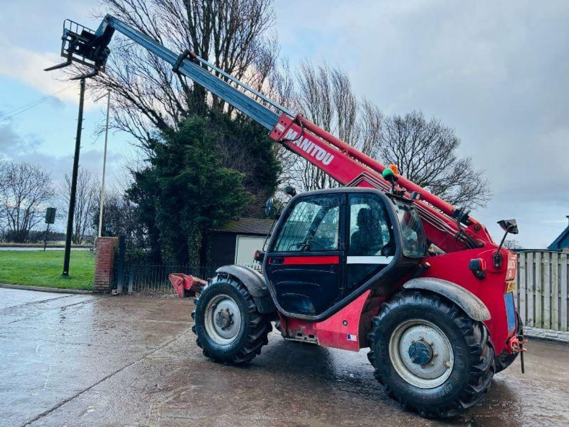 MANITOU MT1030 4WD TELEHANDLER *10.5 METER REACH, 8384 HOURS* C/W PALLET TINES - Bild 2 aus 14