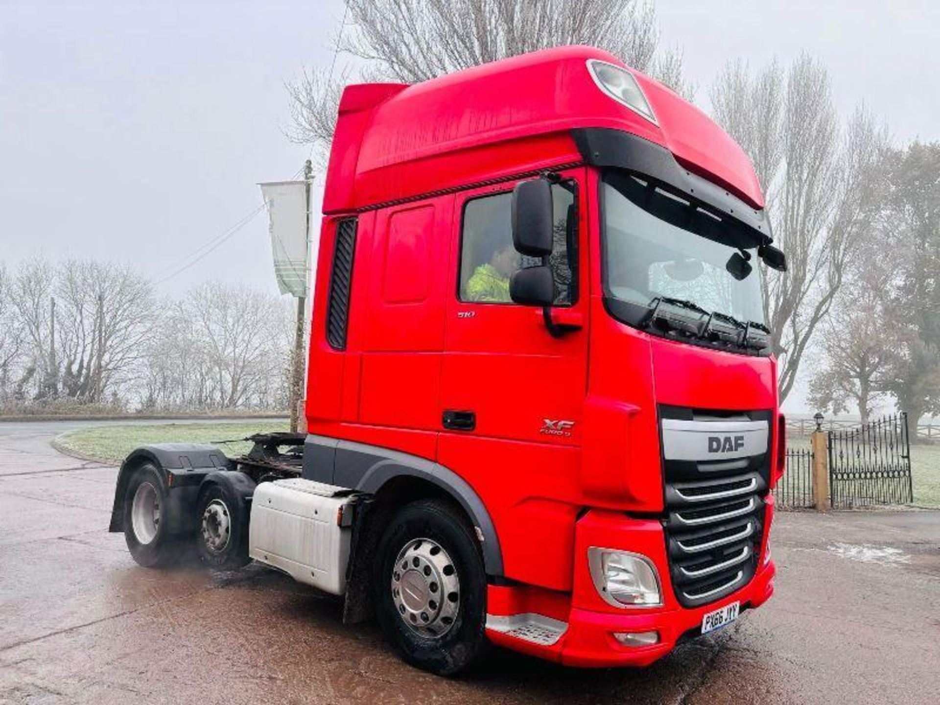 DAF XF510 6X2 TRACTOR UNIT *YEAR 2016* C/W MANUAL GEAR BOX & TIPPING GEAR - Image 9 of 18