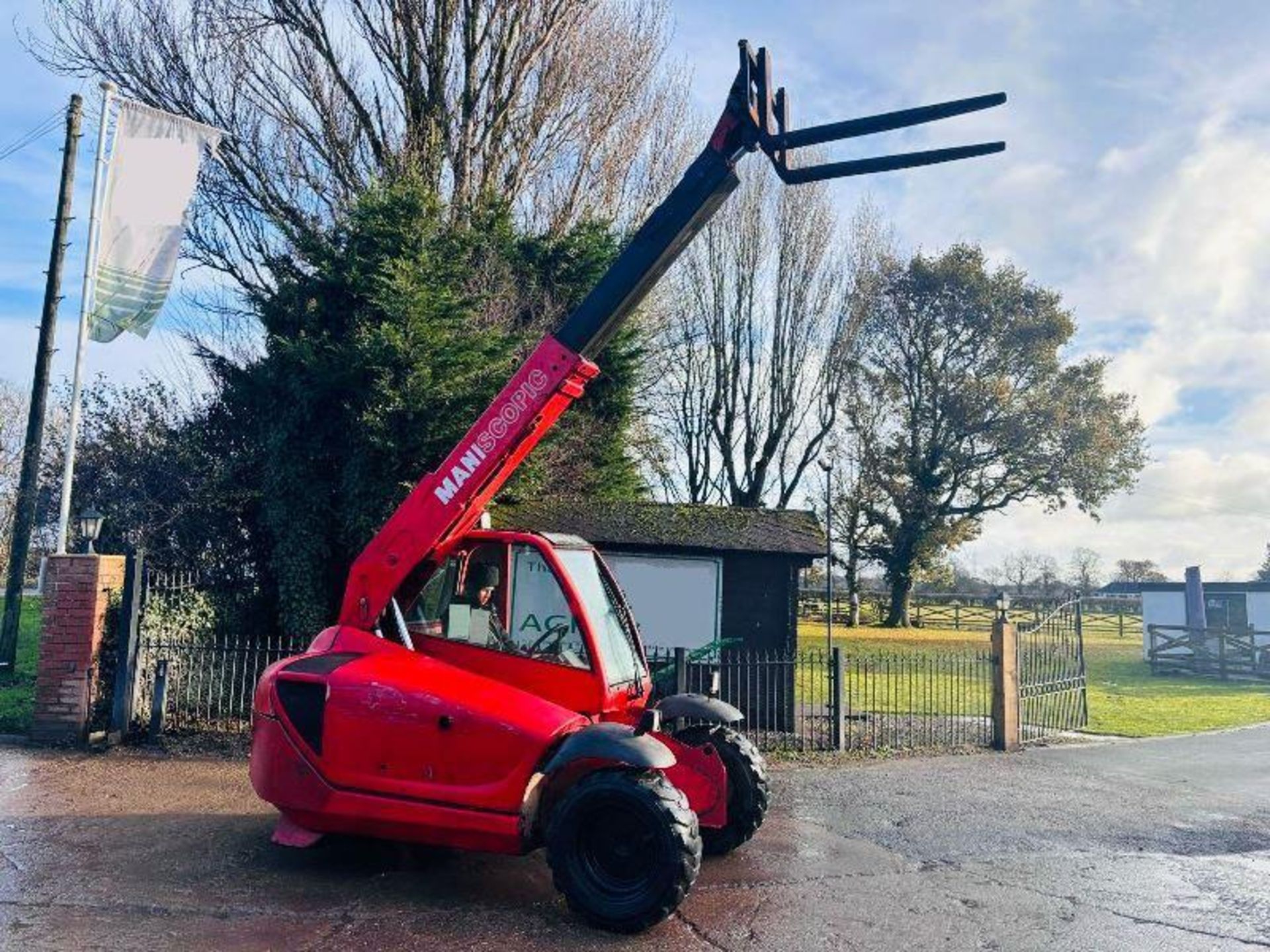 MANITOU SLT415E TELEHANDLER C/W PALLET TINES - Image 4 of 19