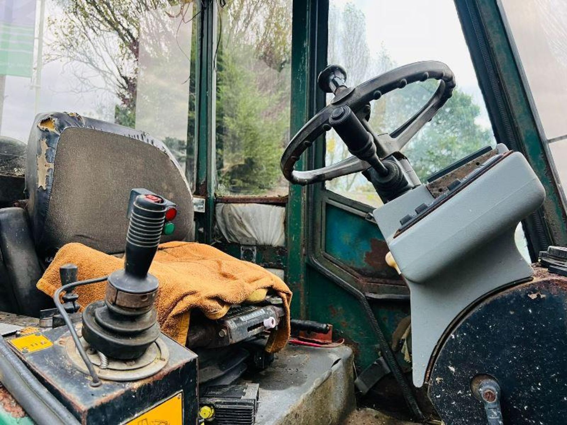 SANDERSON TX525 4WD TELEHANDLER C/W PIN AND CONE HEAD STOCK - Image 10 of 12