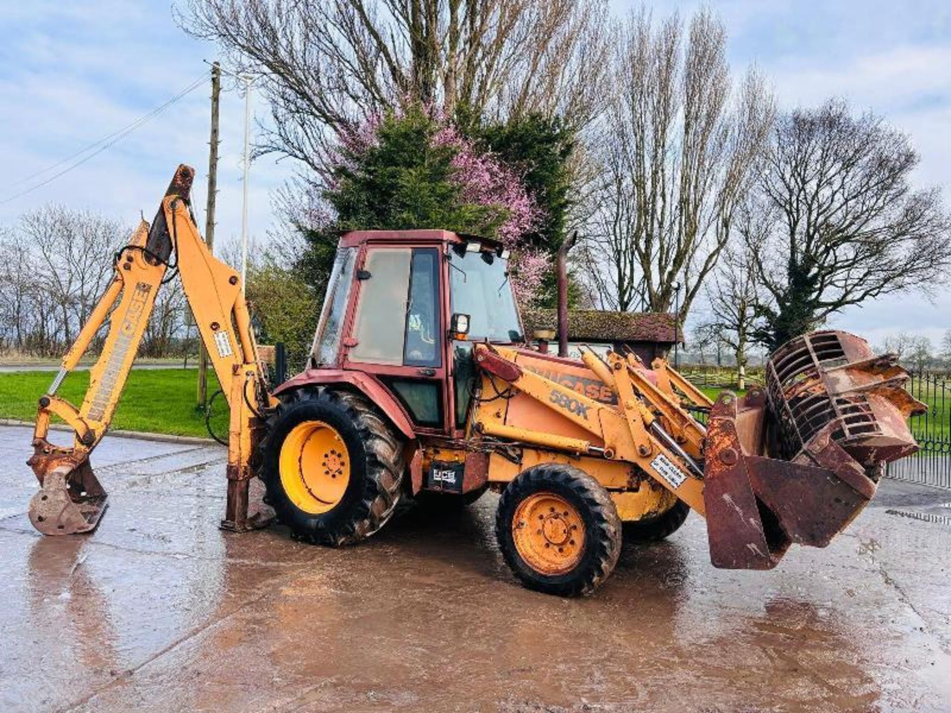 CASE 580K 4WD BACKHOE DIGGER C/W EXTENDING DIG - Image 2 of 20