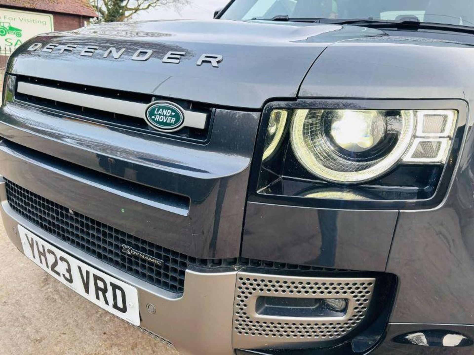 2023 LAND ROVER DEFENDER 90 XDYNAMIC S - 11074 MILES - C/W ELECTRIC TOW BAR  - Image 10 of 18