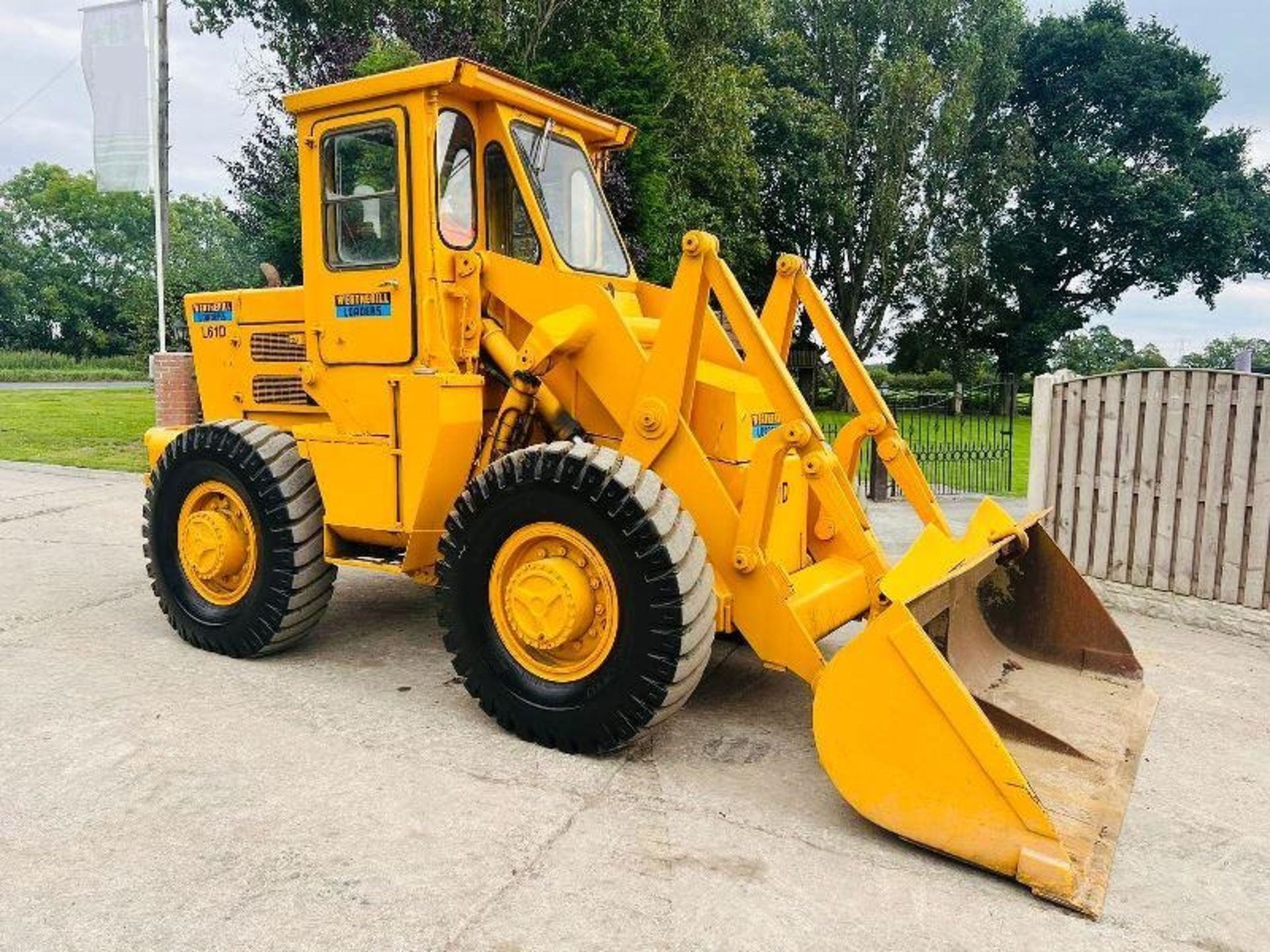 WEATHERILL L61D 4WD LOADING SHOVEL C/W LOADLOG 500+ SCALE'S - Image 6 of 15