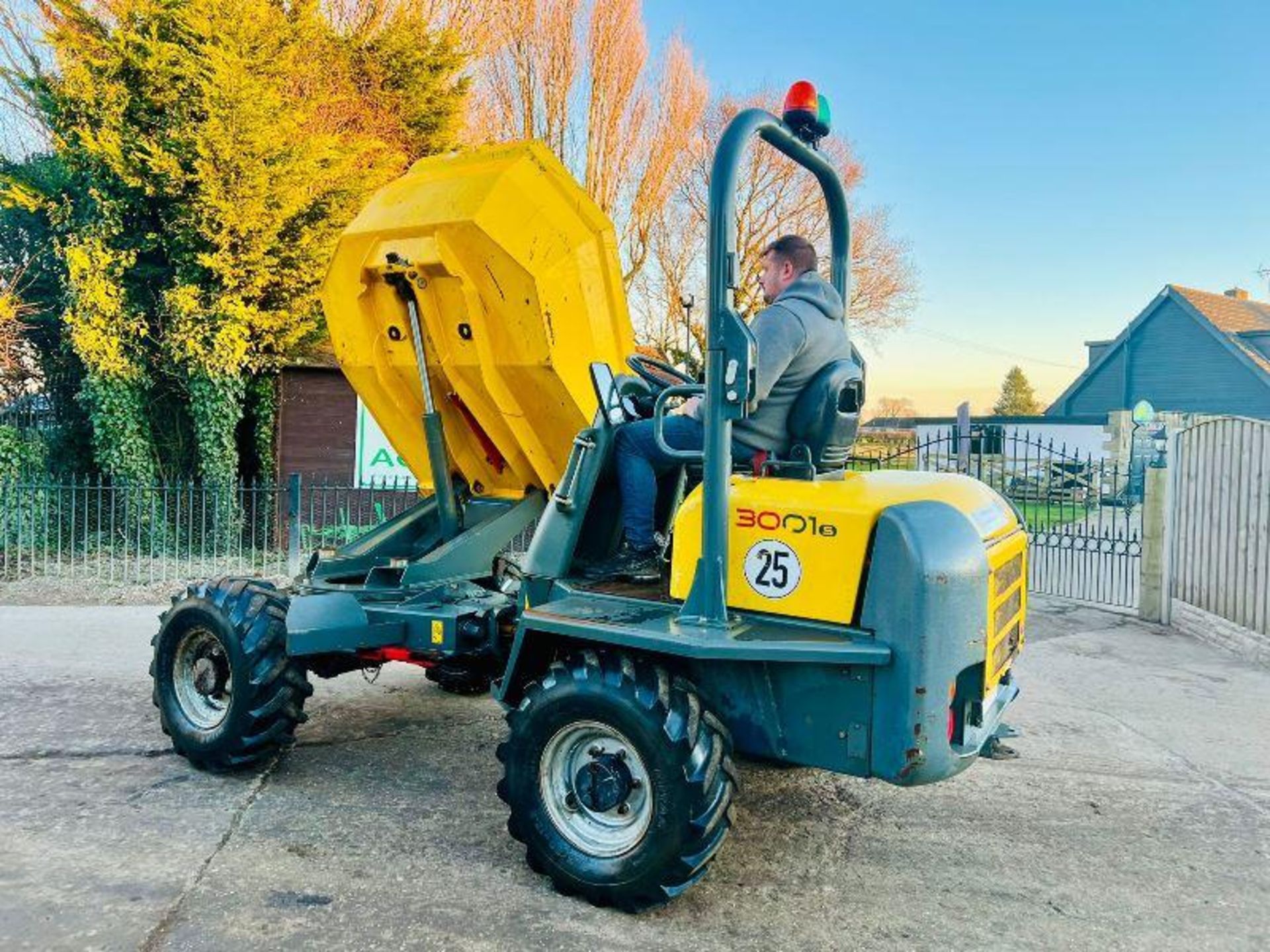 WACKER NEUSON 3001S 4WD SWIVEL TIP DUMPER *YEAR 2012, 1809 HOURS* - Image 5 of 16