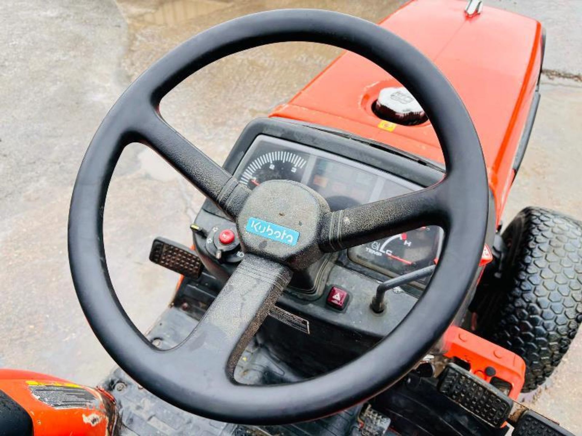 KUBOTA B2110 4WD TRACTOR C/W ROLE BAR - Bild 10 aus 15