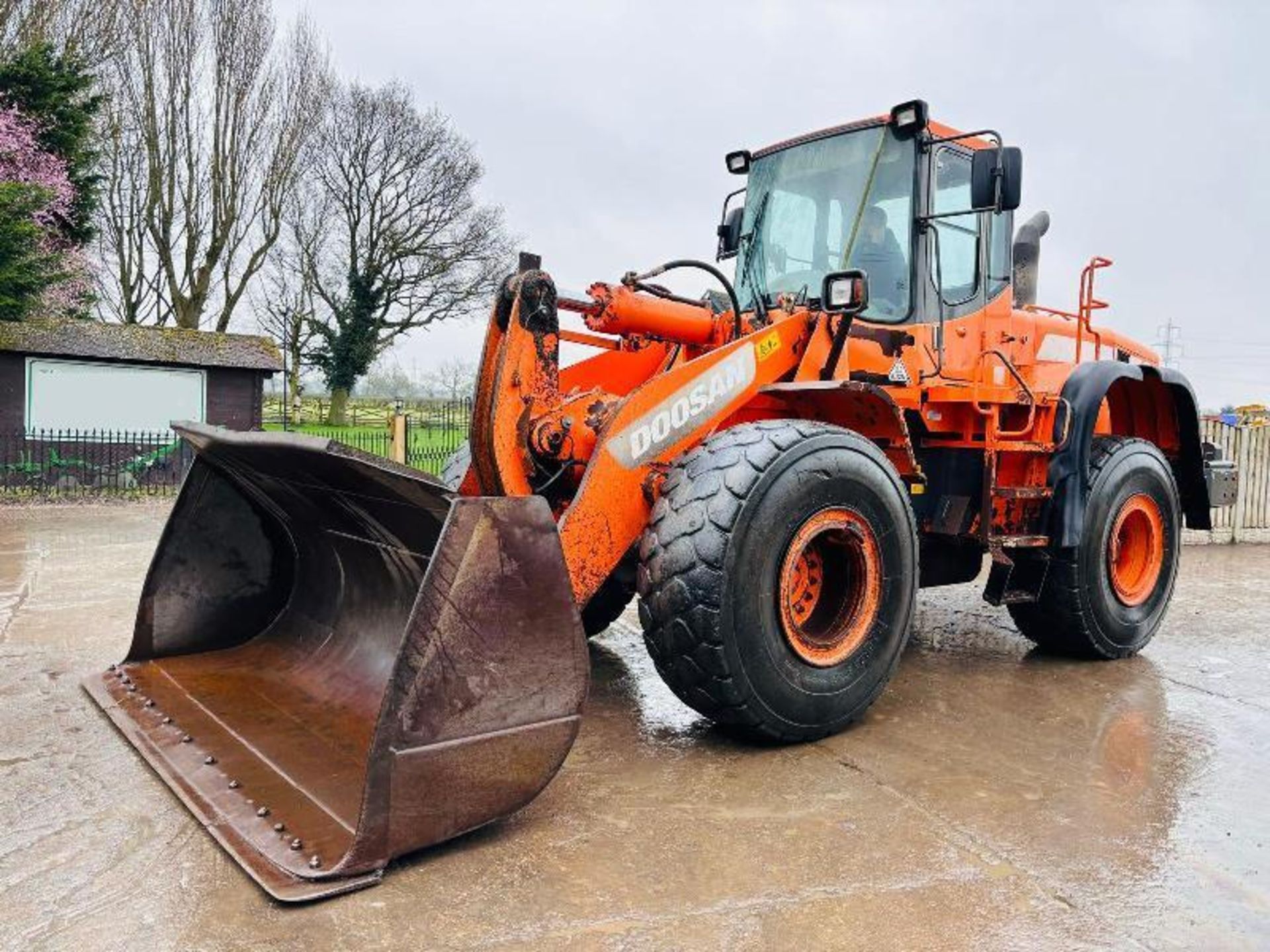 DOOSAN DL300 4WD LOADING SHOVEL *YEAR 2011* C/W REVERSE CAMERA - Bild 15 aus 18