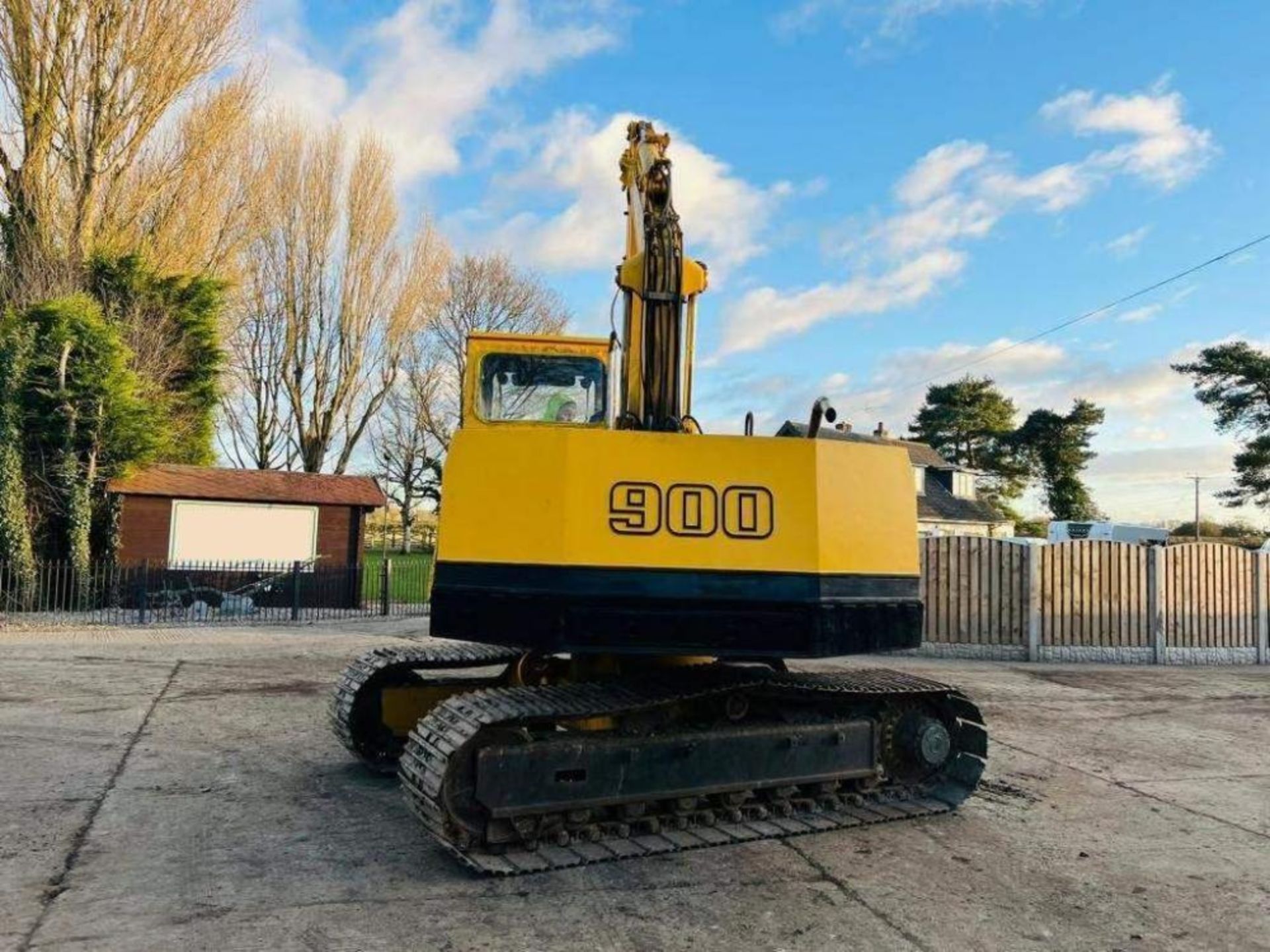 LIEBHERR 900 TRACKED EXCAVATOR C/W BUCKET - Image 8 of 9