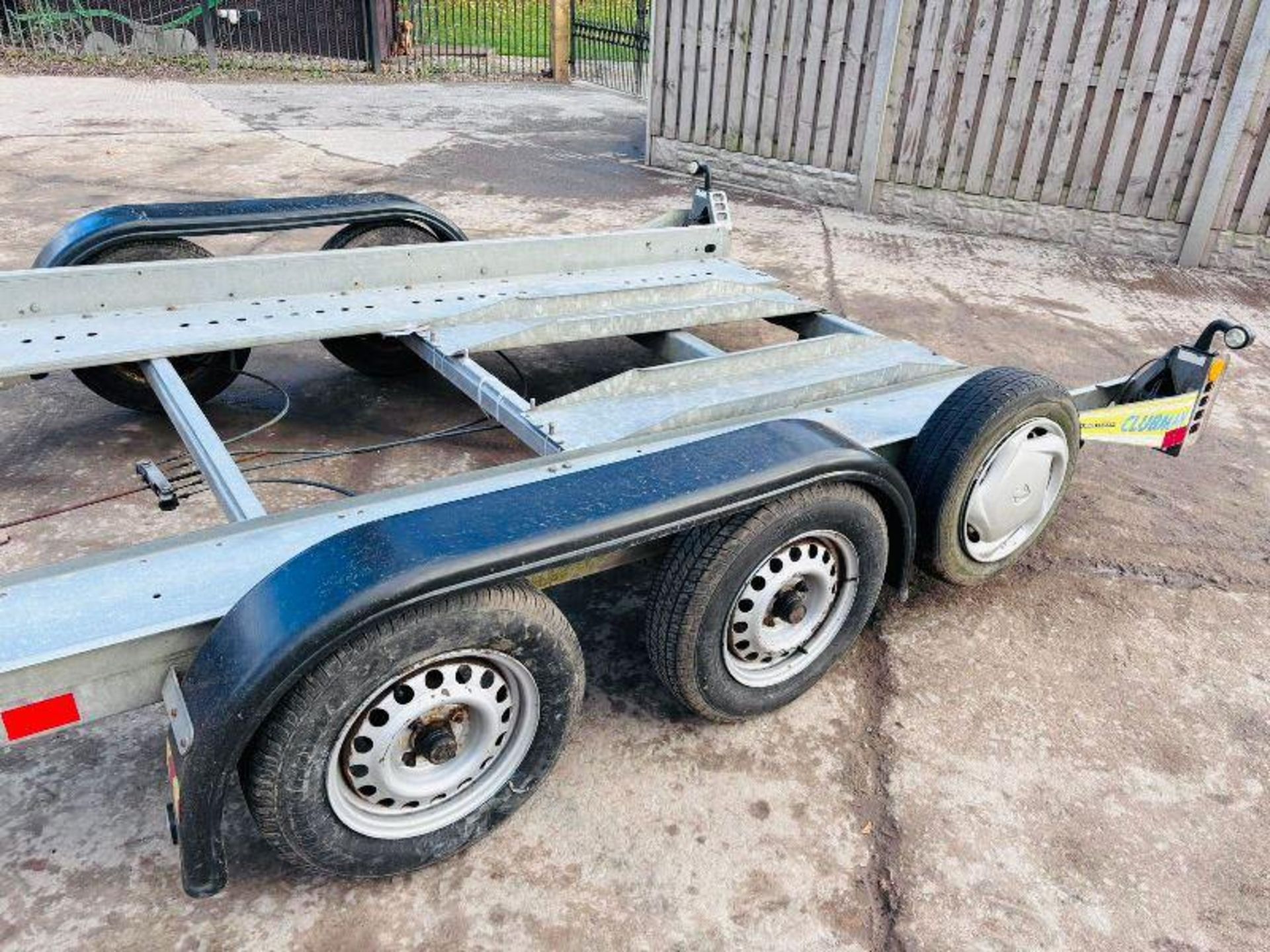 BRIAN JAMES TWIN-AXLE CAR TRANSPORTER TRAILER C/W LOADING RAMPS. - Image 6 of 11