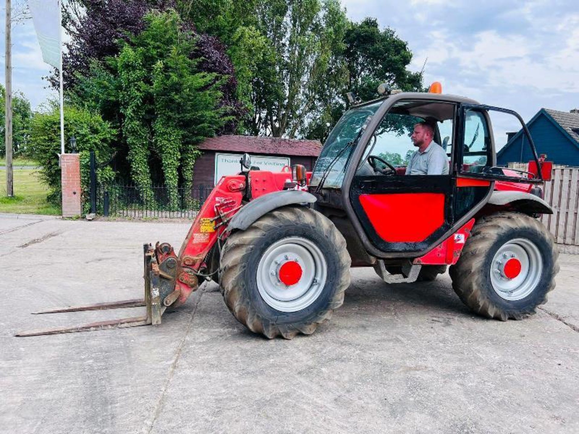 MANITOU MLT526T 4WD TELEHANDLER C/W PALLET TINES. - Bild 3 aus 13