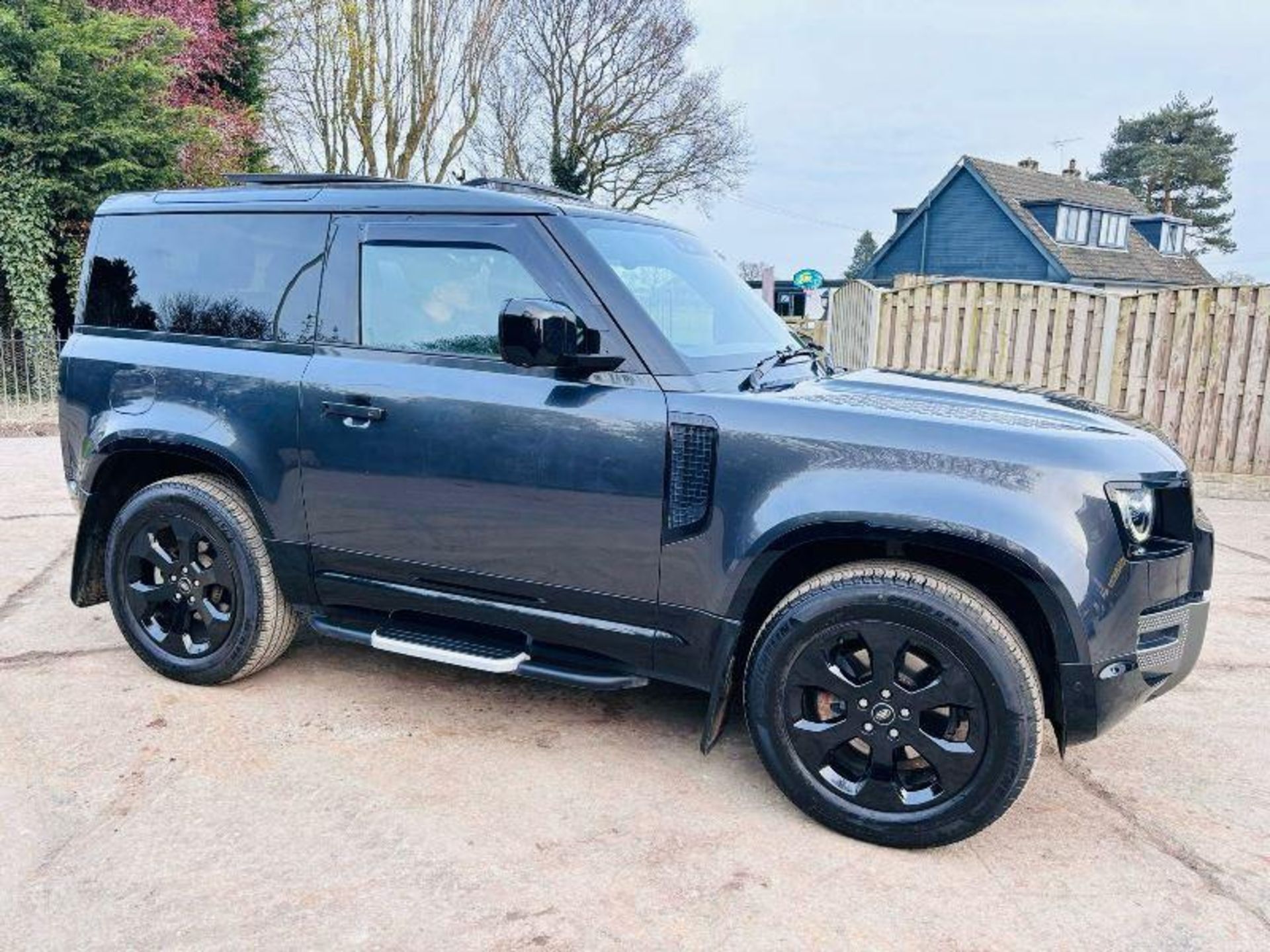 2023 LAND ROVER DEFENDER 90 XDYNAMIC S - 11074 MILES - C/W ELECTRIC TOW BAR 