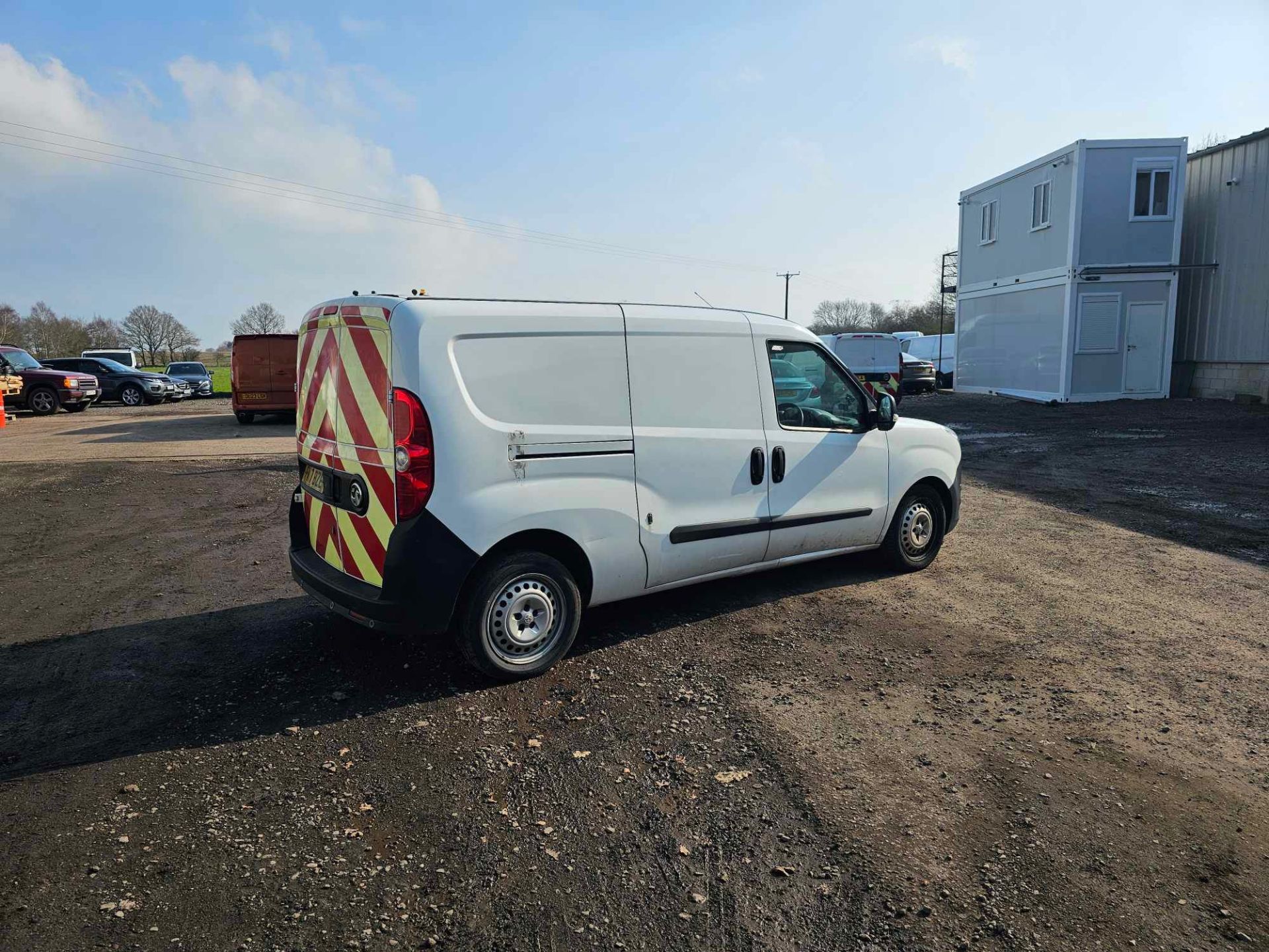 2017 17 VAUXHALL COMBO LWB 2300 CDTI S/S PANEL VAN - 64K MILES - EURO 6 - Image 3 of 9