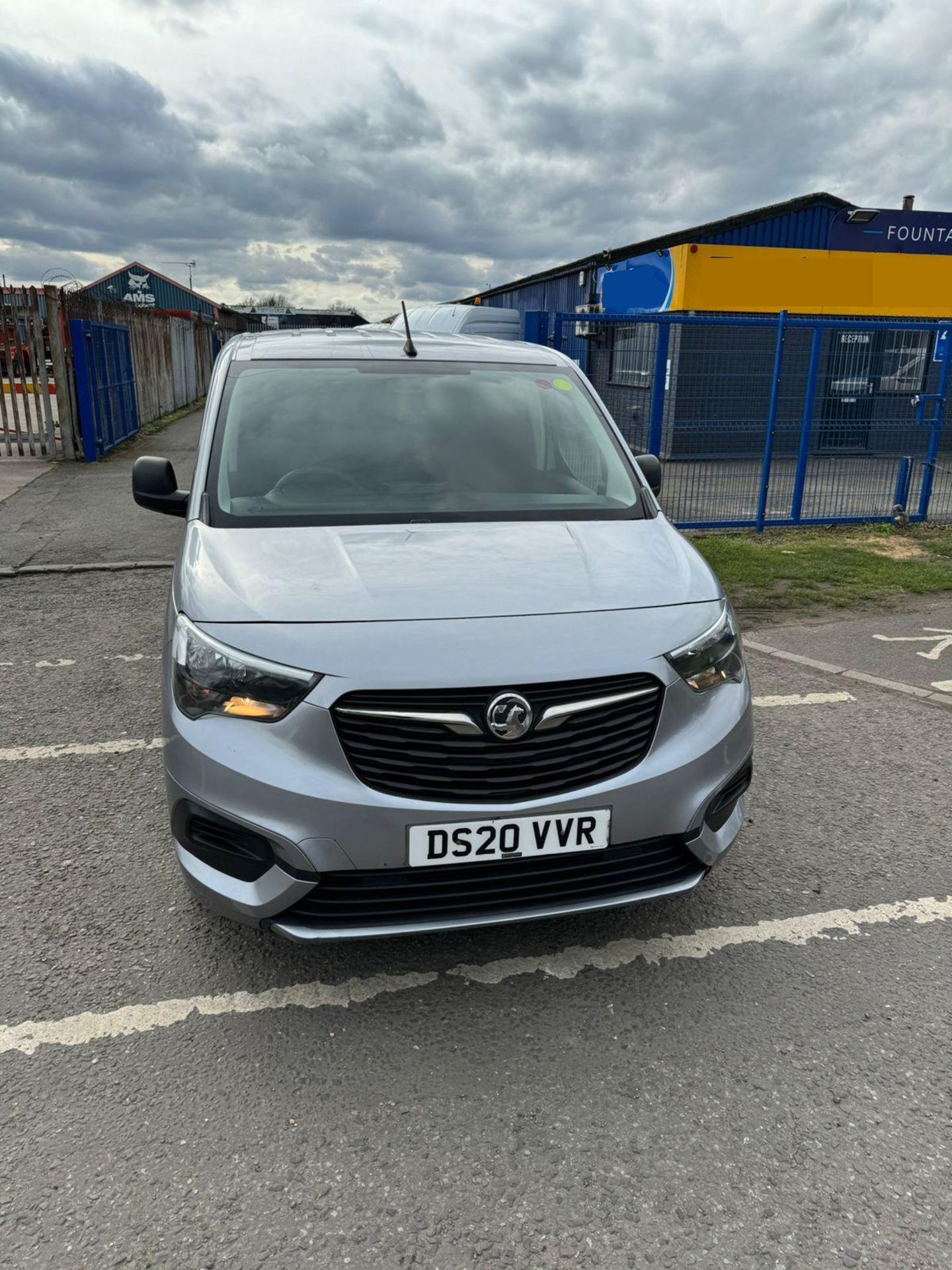 2020 20 VAUXHALL COMBO SPORTIVE PANEL VAN - 51K MILES - PLY LINED - AIR CON - Image 9 of 11