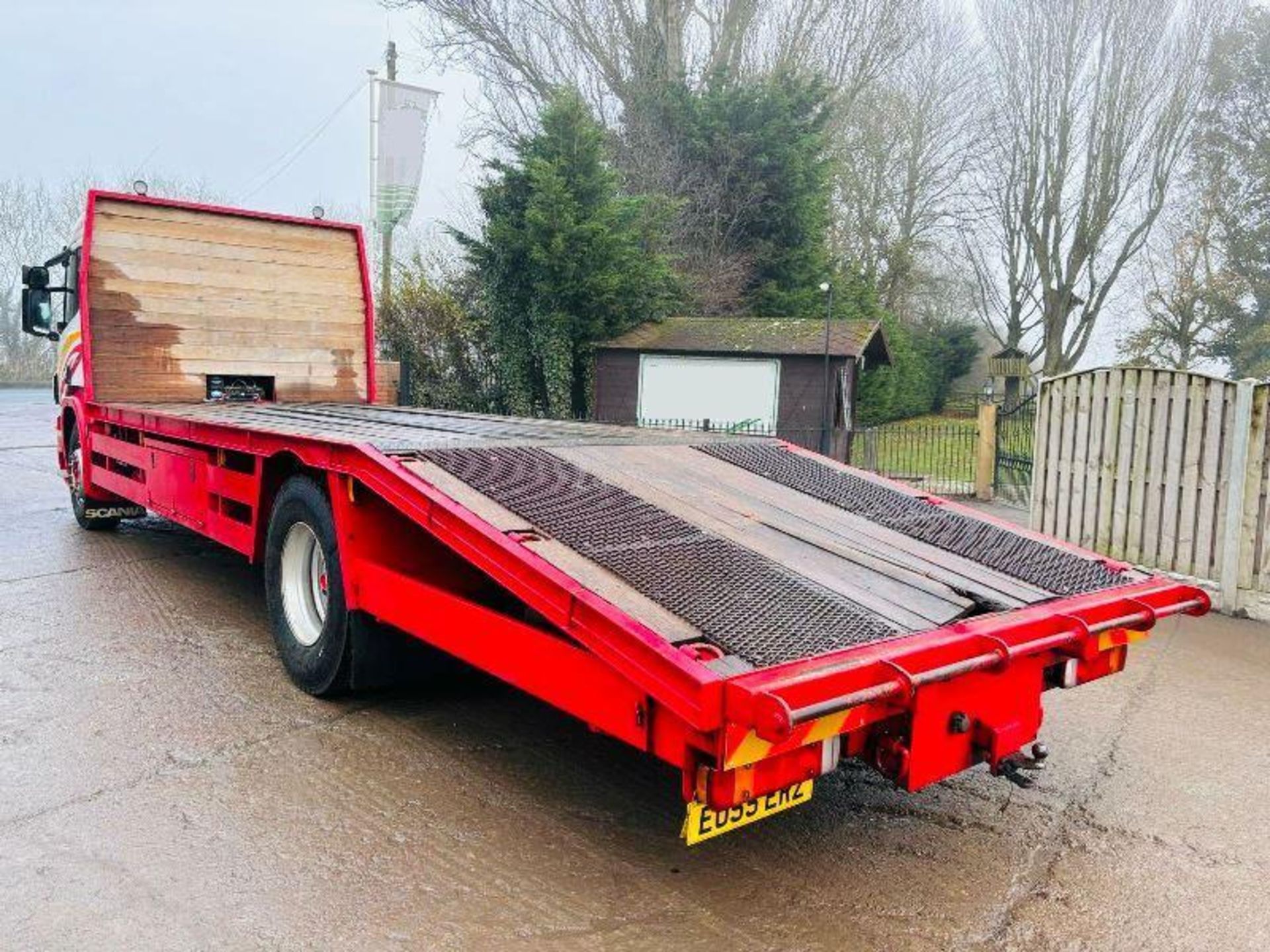 SCANIA P230 4X2 BEAVER TAIL LORRY C/W MANUAL GEAR BOX & WINCH - Image 16 of 18