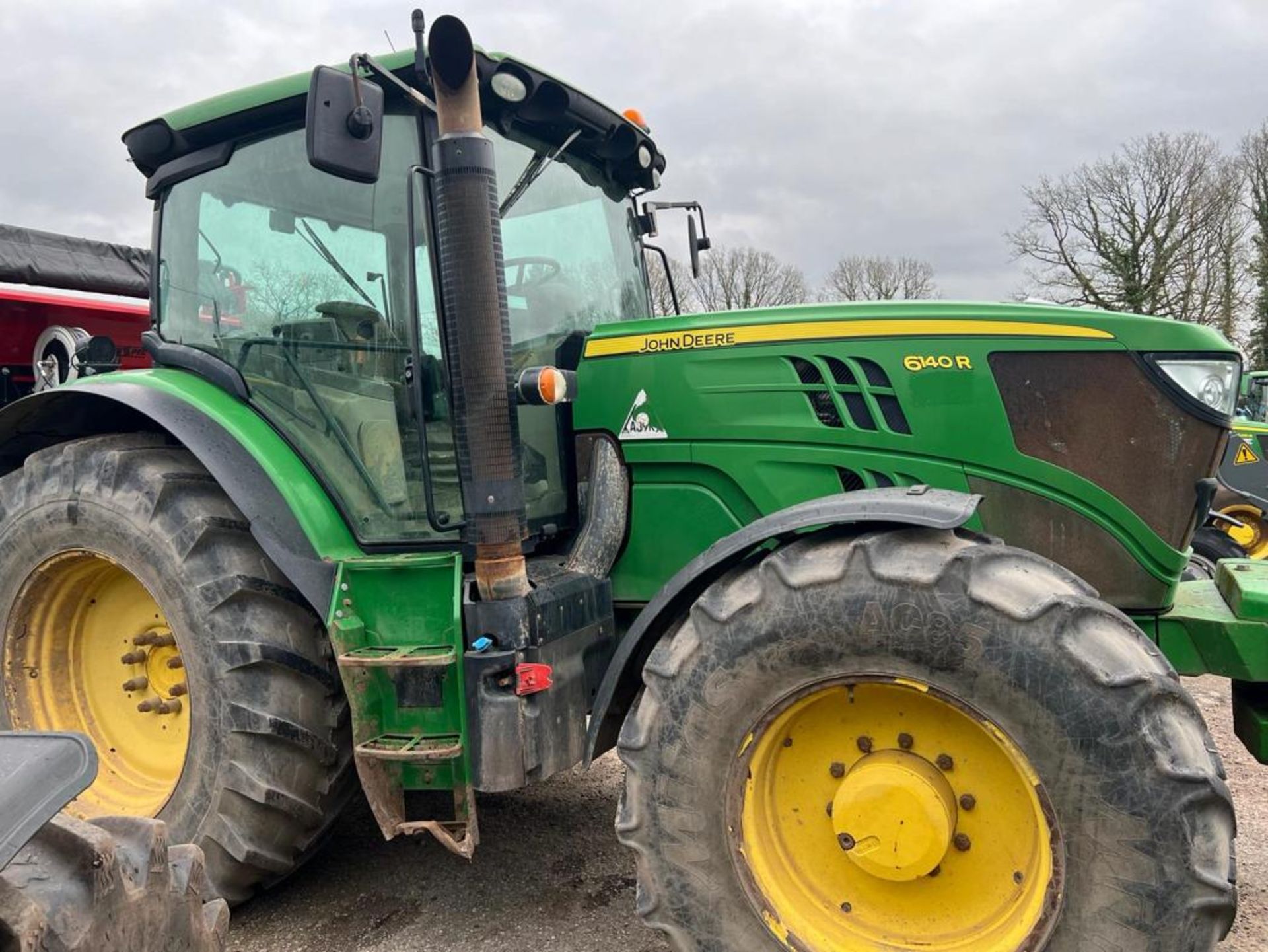 2014 JOHN DEERE 6140R TRACTOR - AIR BRAKES - Image 4 of 5