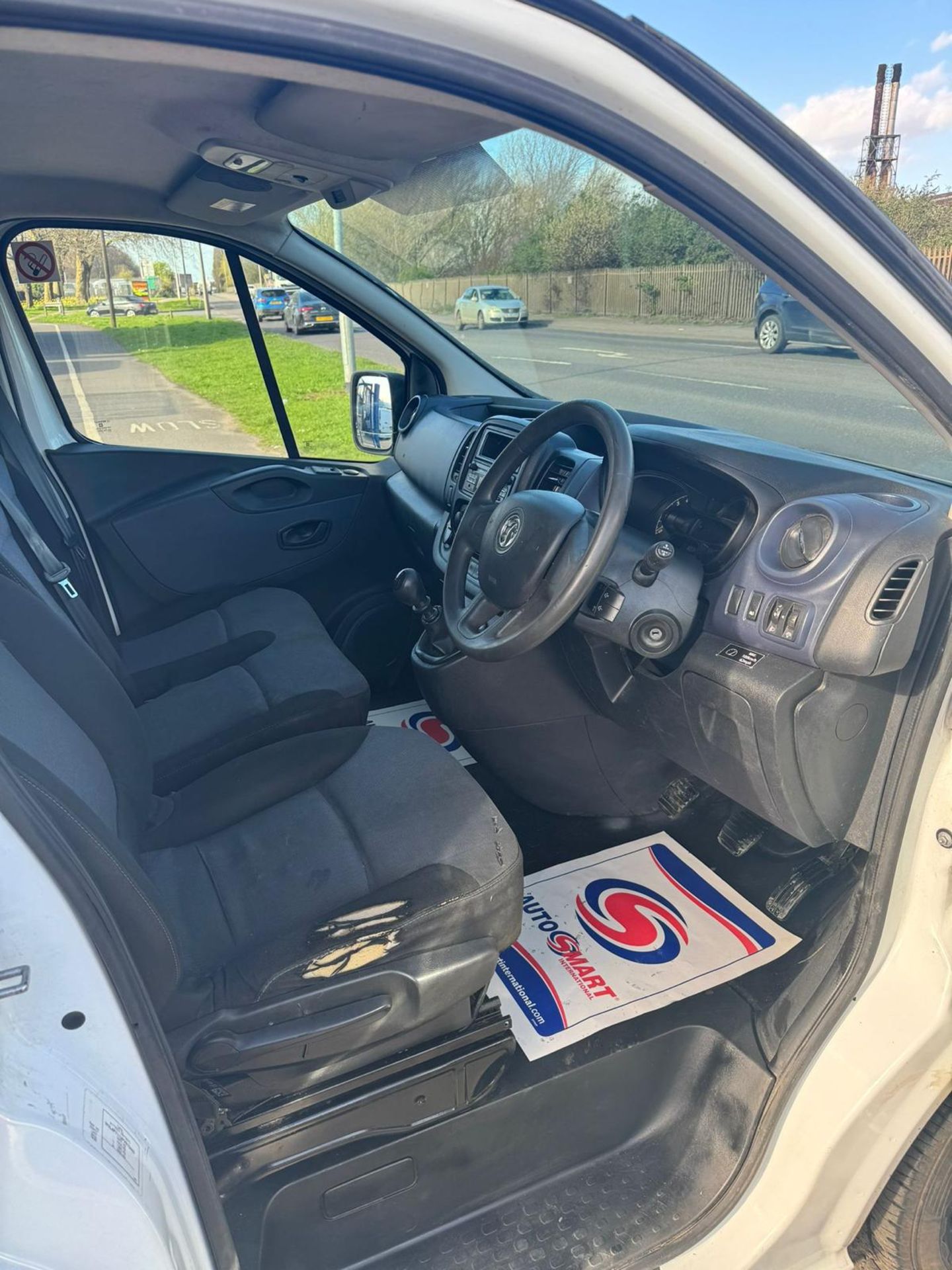 2014 64 VAUXHALL VIVARO PANEL VAN - 78K MILES - ROOF RACK - EX BT - Image 8 of 13