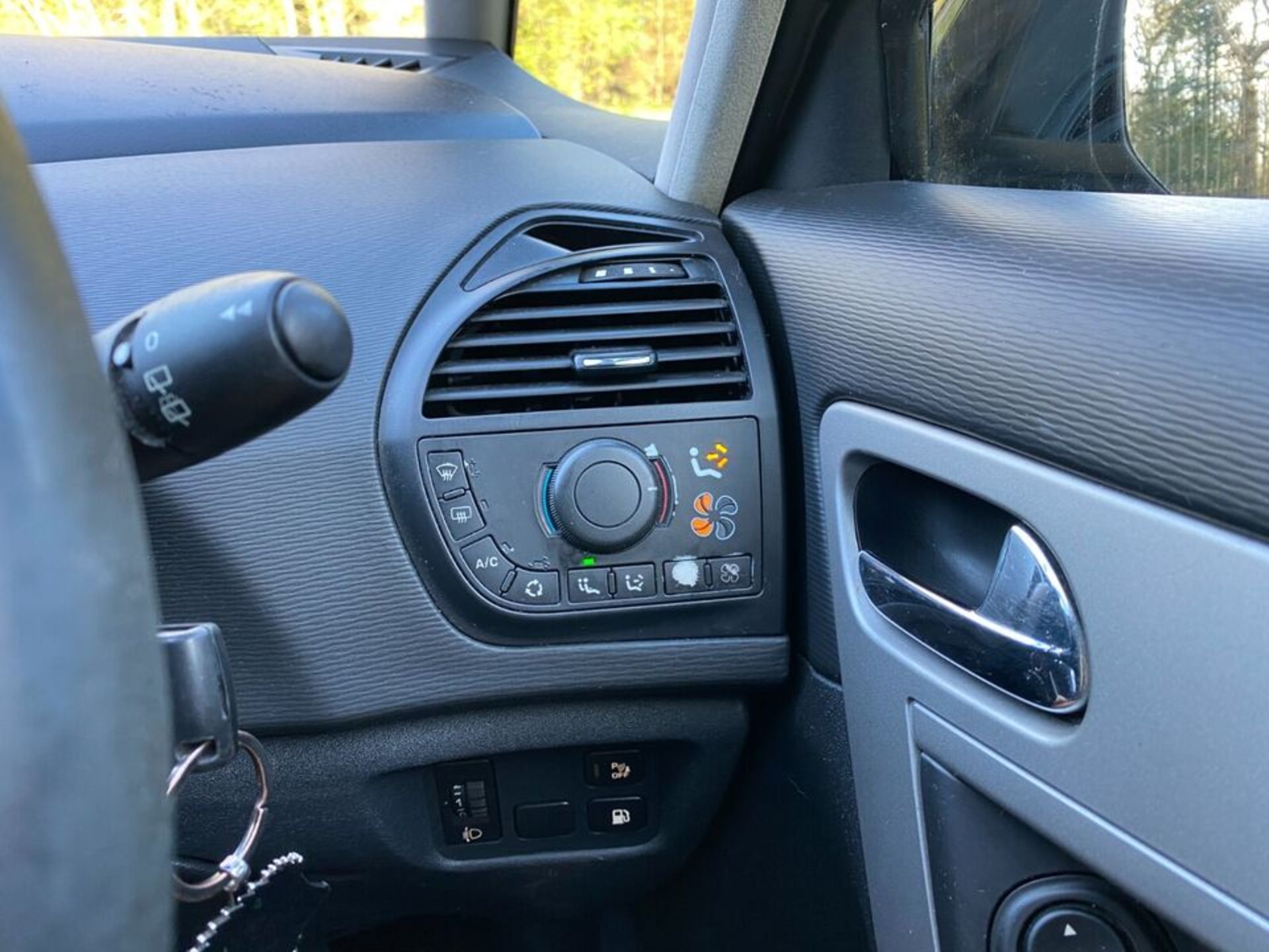 2011 CITROEN GRAND PICASSO VTR+ HDI AUTO 87K - Image 3 of 23