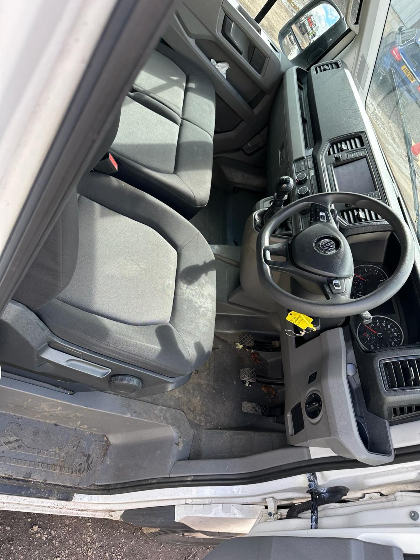 2019 19 VOLKSWAGEN CRAFTER TRENDLINE PANEL VAN - 101K MILES - AIR CON - CRUISE CONTROL - MWB - Image 6 of 7