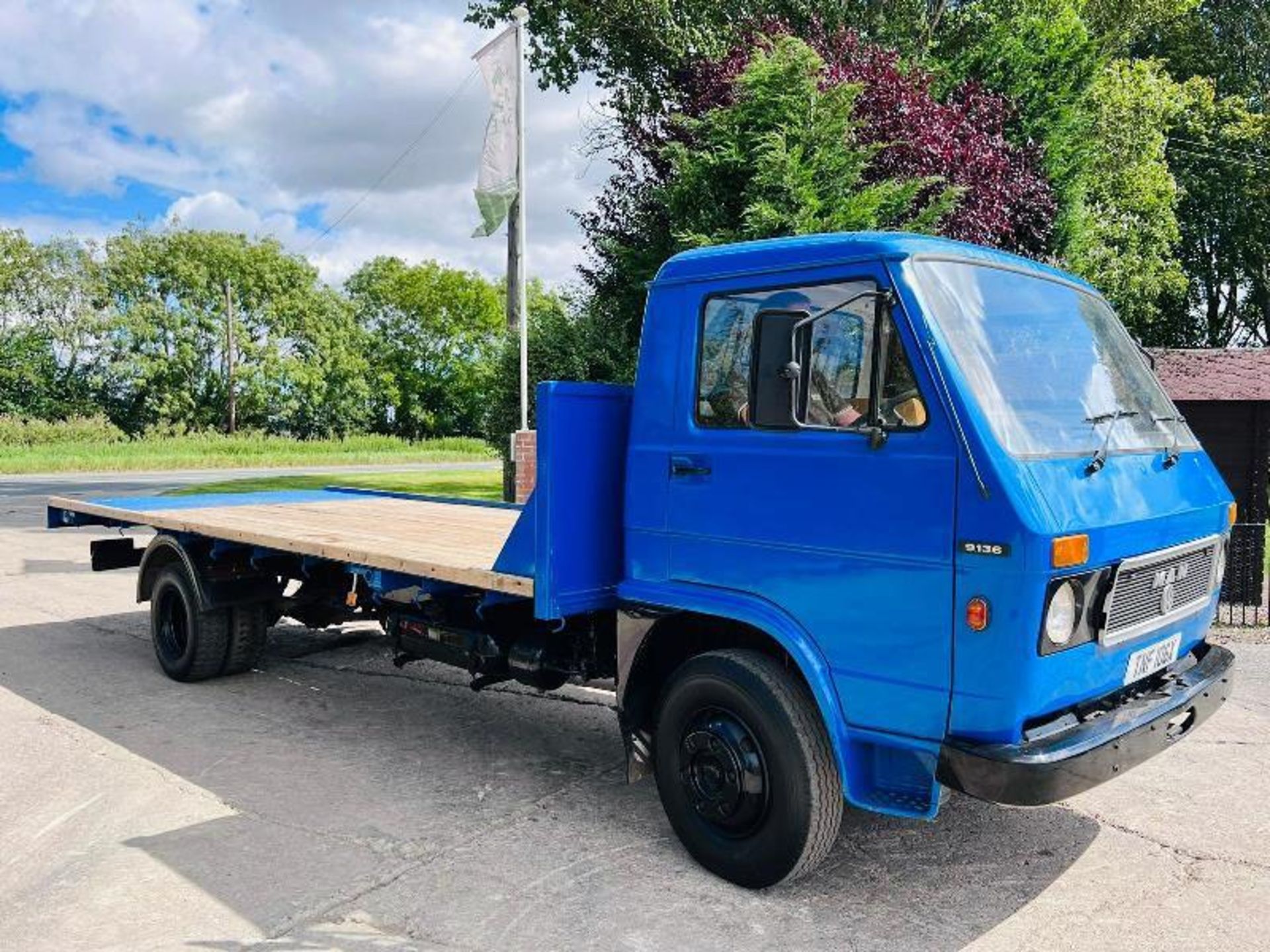 MAN 9.136 4X2 FLAT BED LORRY *2 OWNERS FROM NEW*. - Image 4 of 18