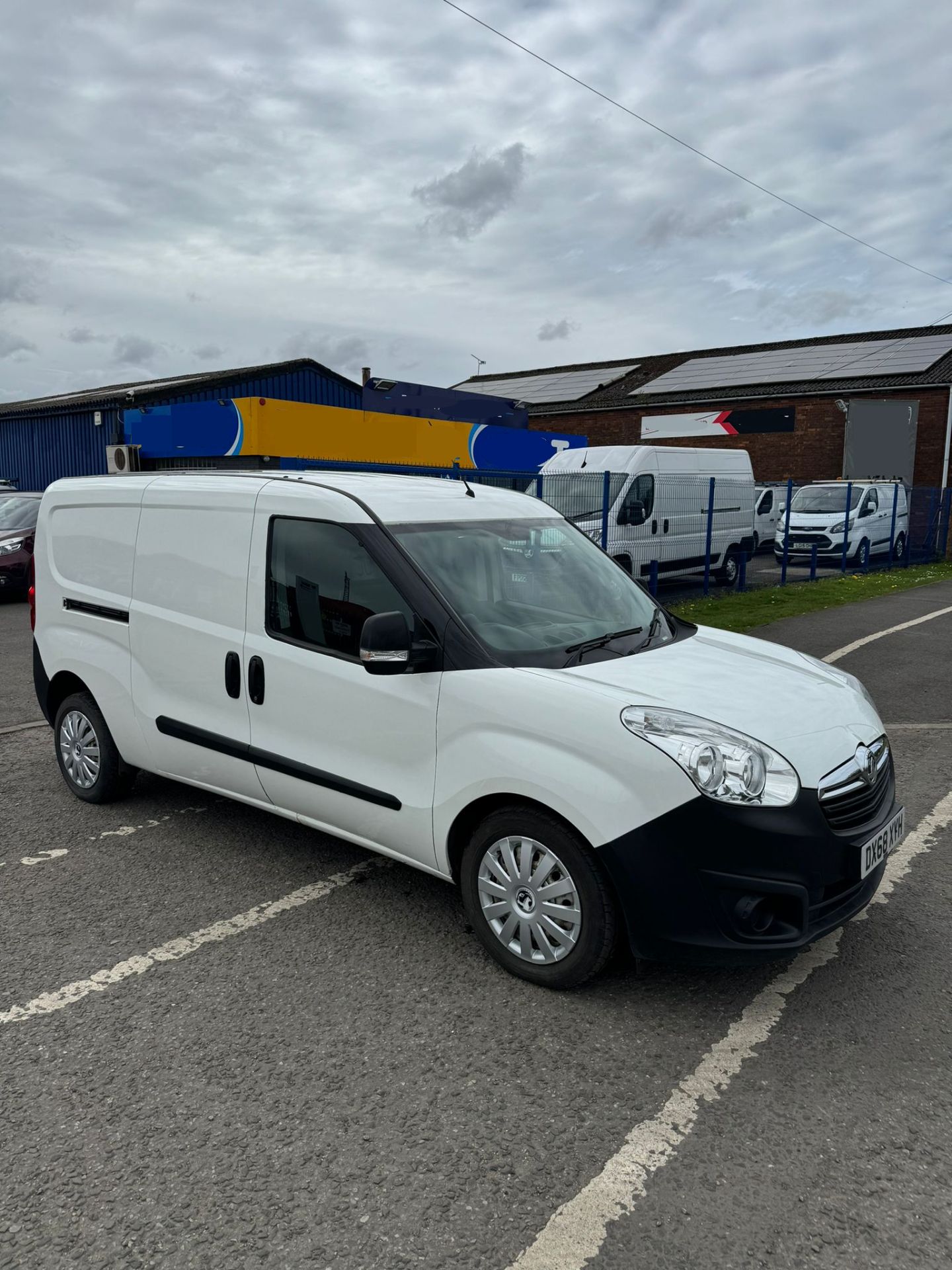 2018 68 VAUXHALL COMBO LWB PANEL VAN - 82K MILES - 1.6 6 SPEED - LWB - EURO 6 - PLY LINED - Image 2 of 12