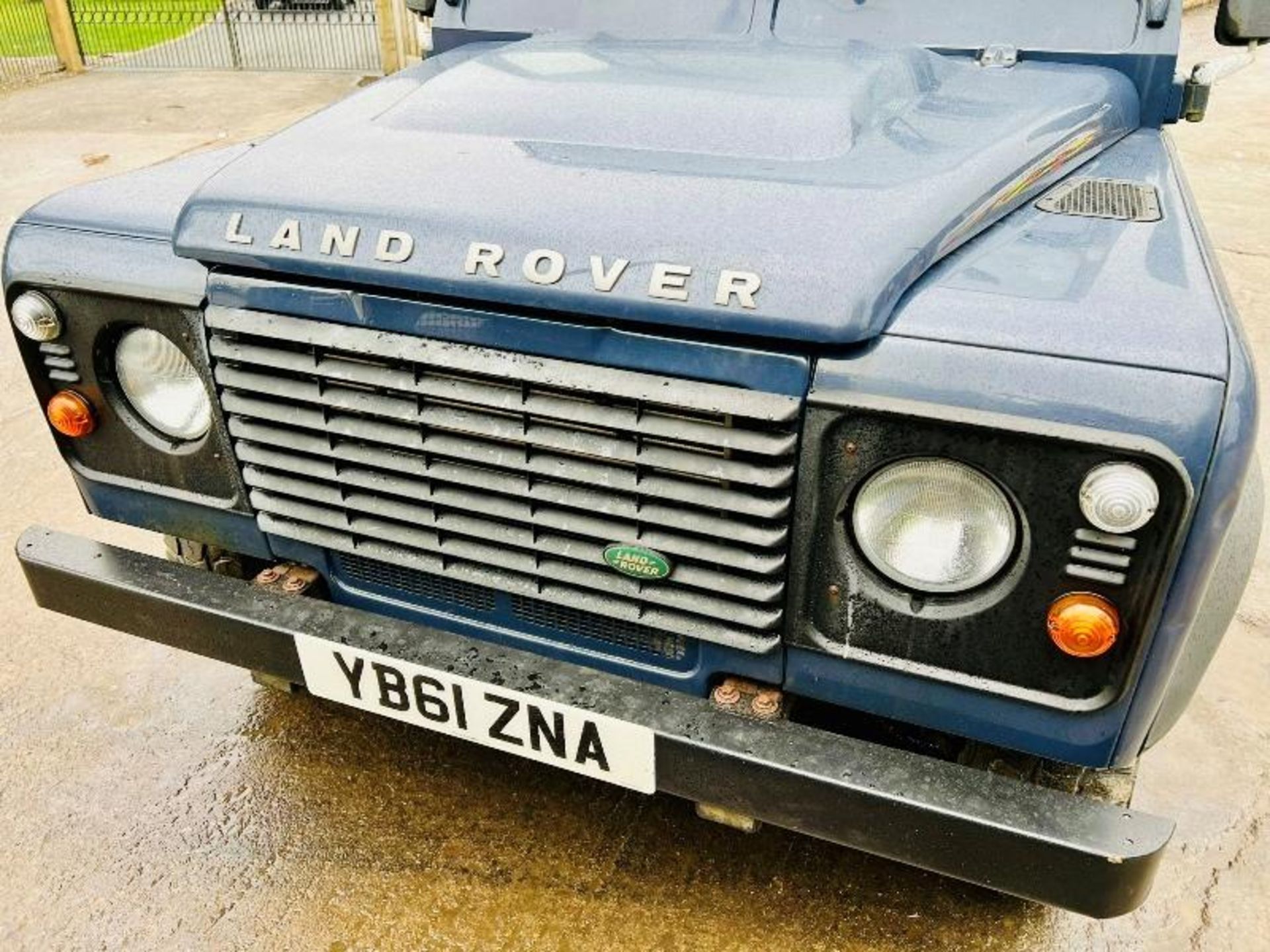 LAND ROVER DEFENDER 90 *1 OWNER FROM NEW, YEAR 2012, MOT'D TILL MARCH 2025* - Image 10 of 16