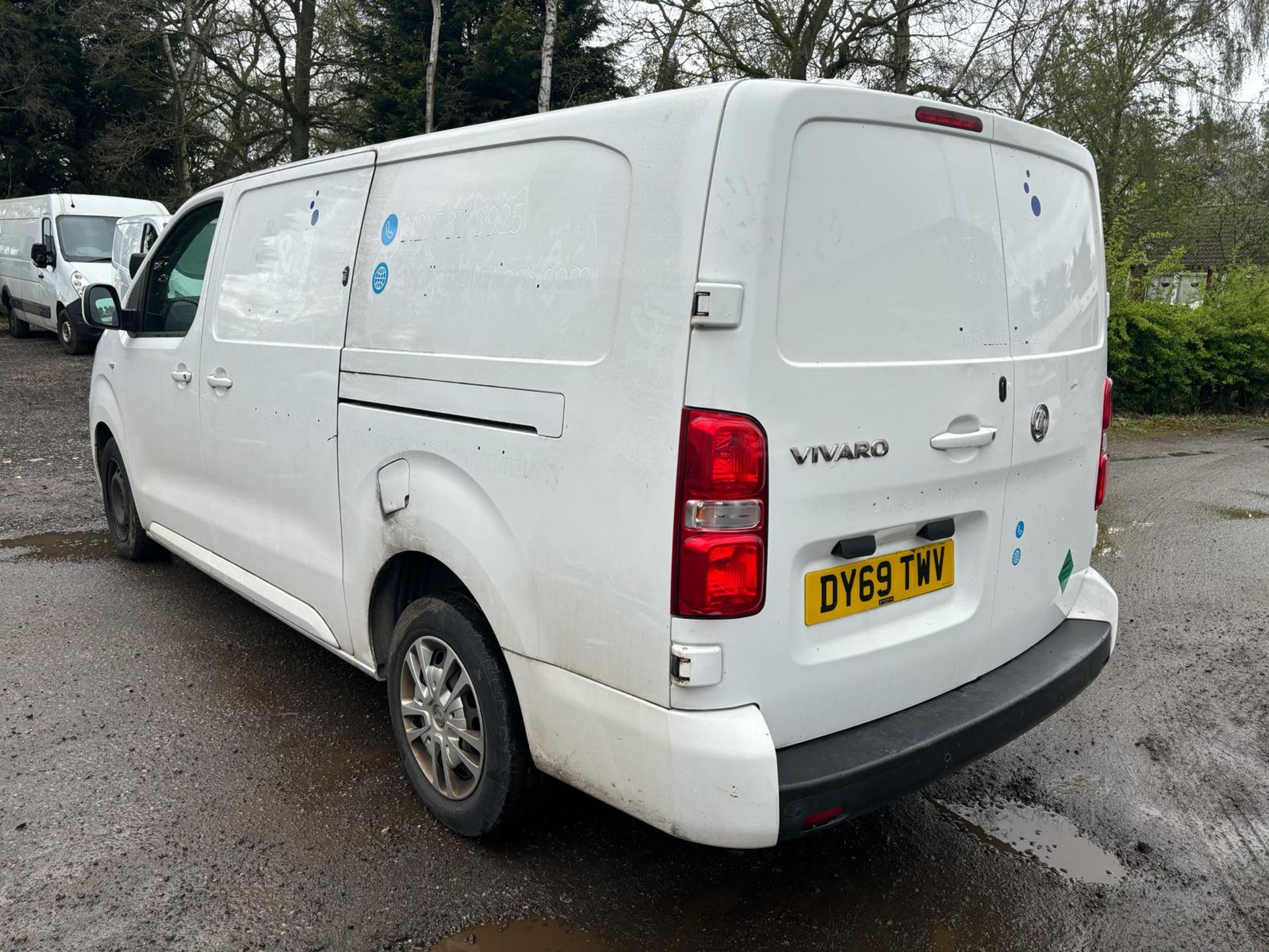 2019 69 VAUXHALL VIVARO SPORTIVE PANEL VAN - 73K MILES - EURO 6 - PLY LINED - AIR CON - Image 6 of 10